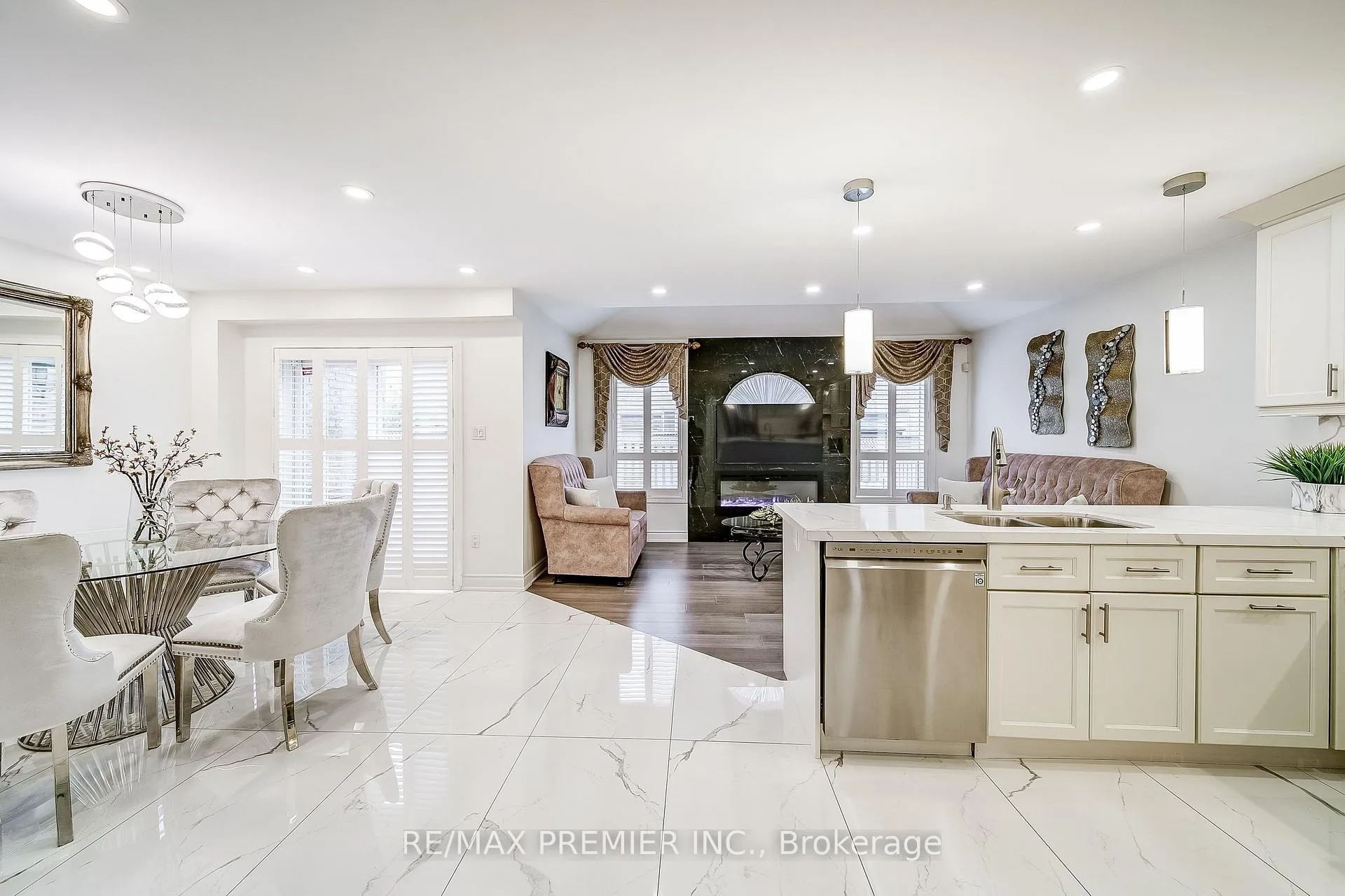 Photo 12 of 22 Canvasback Drive, Vaughan, Vellore Village — HOMEH