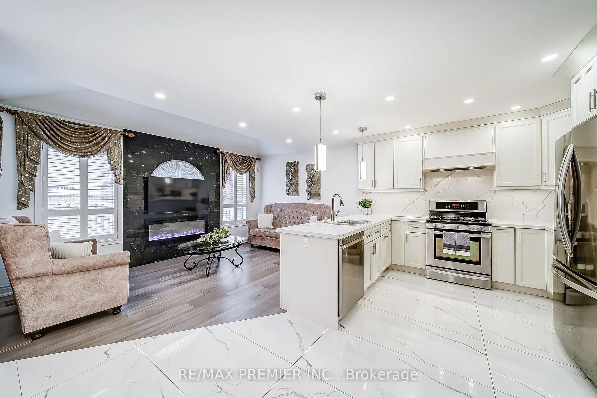 Photo 13 of 22 Canvasback Drive, Vaughan, Vellore Village — HOMEH