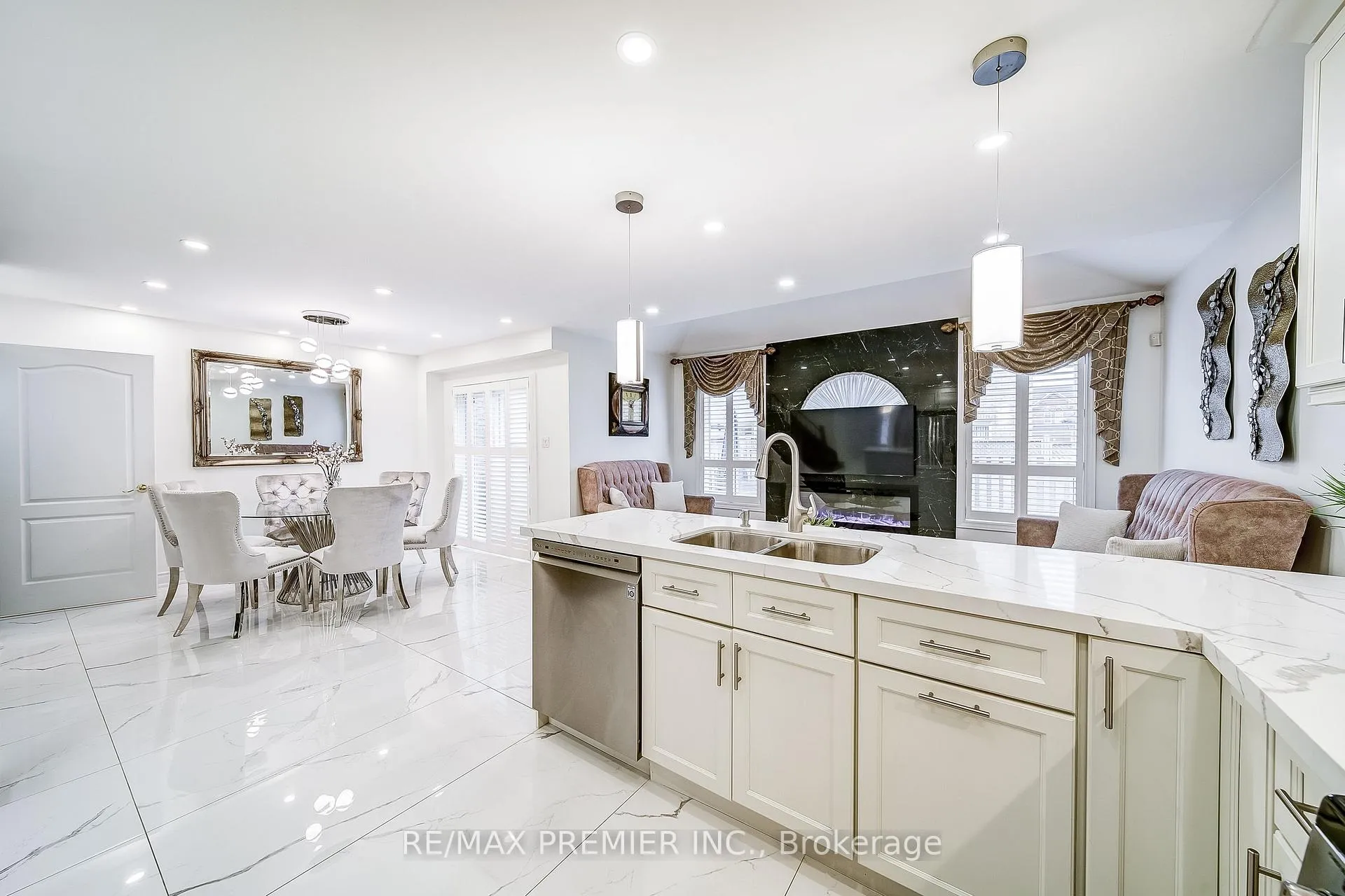 Photo 16 of 22 Canvasback Drive, Vaughan, Vellore Village — HOMEH