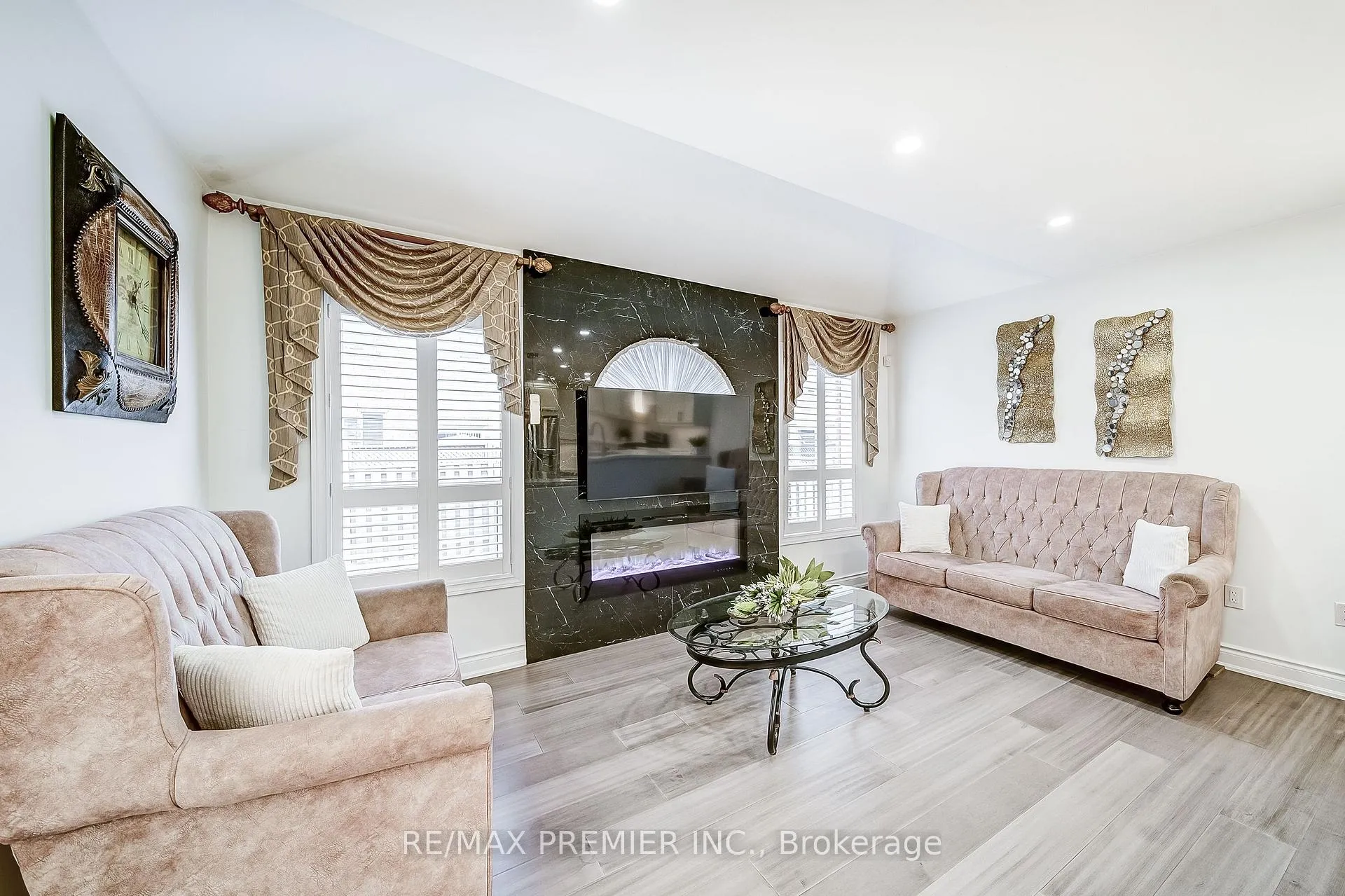 Photo 18 of 22 Canvasback Drive, Vaughan, Vellore Village — HOMEH