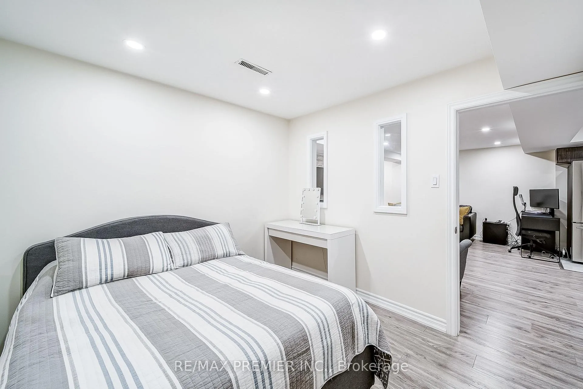 Photo 43 of 22 Canvasback Drive, Vaughan, Vellore Village — HOMEH