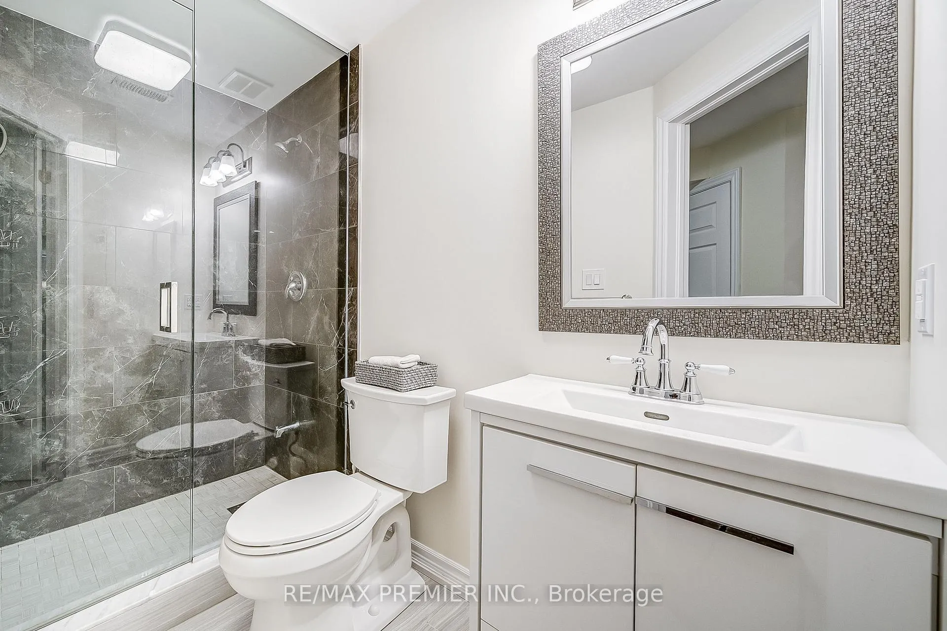 Photo 44 of 22 Canvasback Drive, Vaughan, Vellore Village — HOMEH