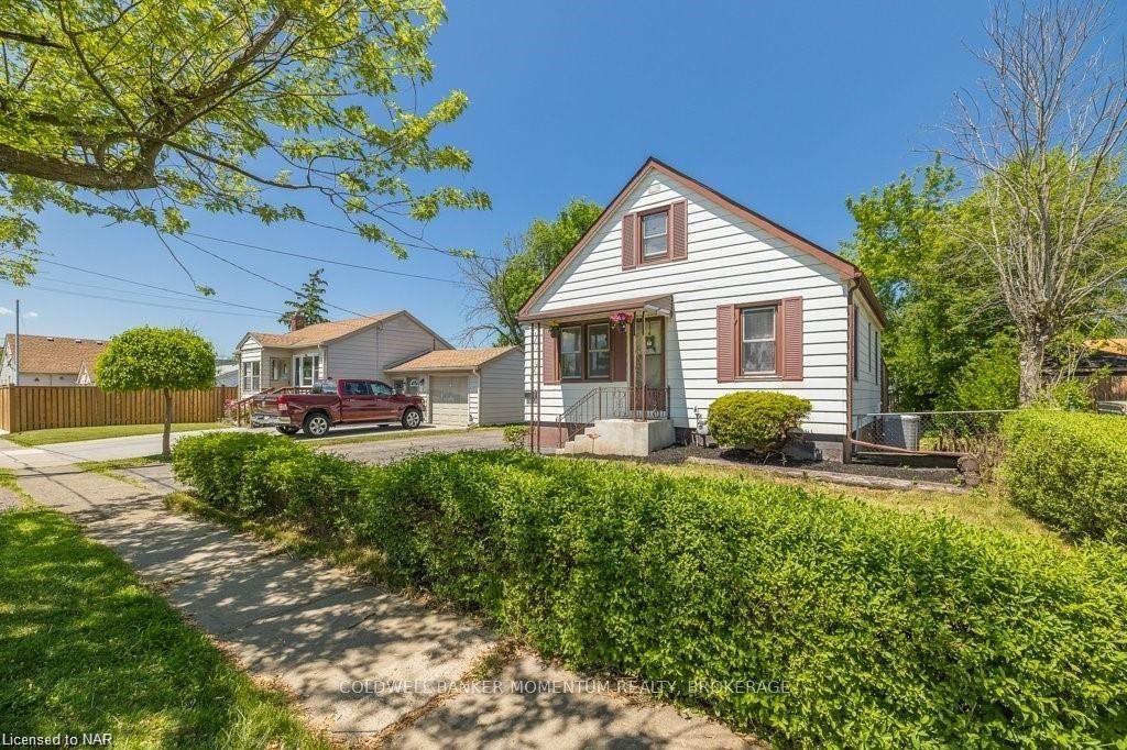 Photo 3 of 3 Ivy Avenue, St. Catharines, Secord Woods — HOMEH