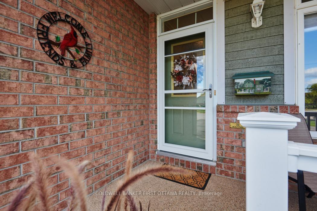 Photo 3 of 39 Sable Run Drive, Ottawa, Stittsville (Central) — HOMEH