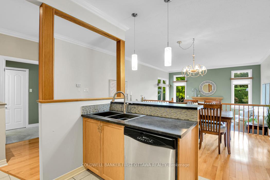 Photo 16 of 39 Sable Run Drive, Ottawa, Stittsville (Central) — HOMEH