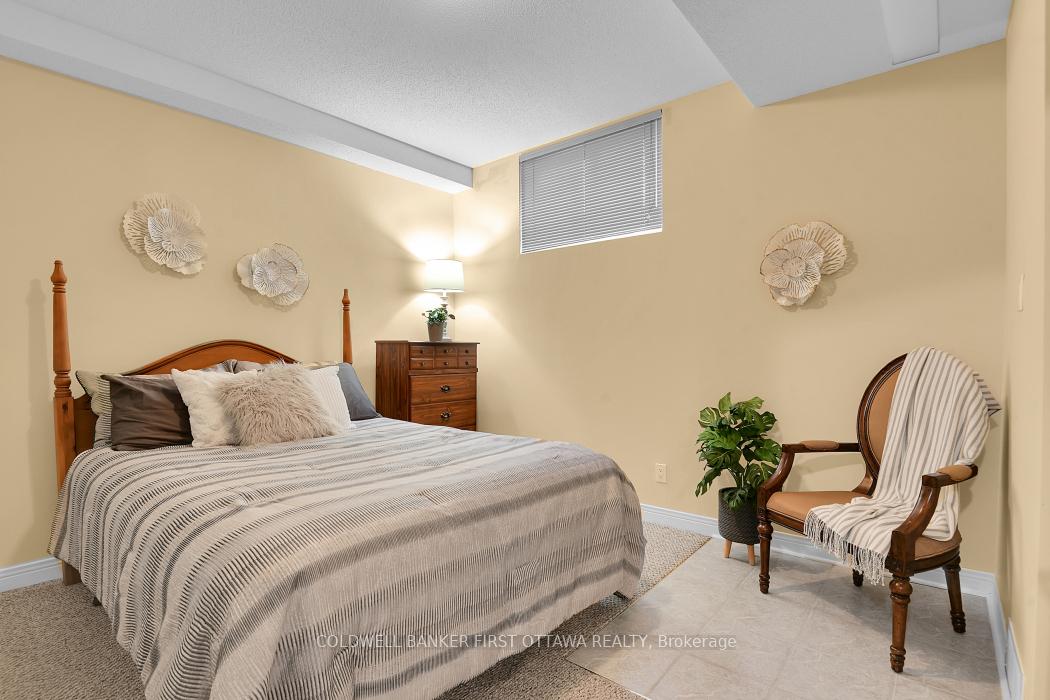 Photo 29 of 39 Sable Run Drive, Ottawa, Stittsville (Central) — HOMEH