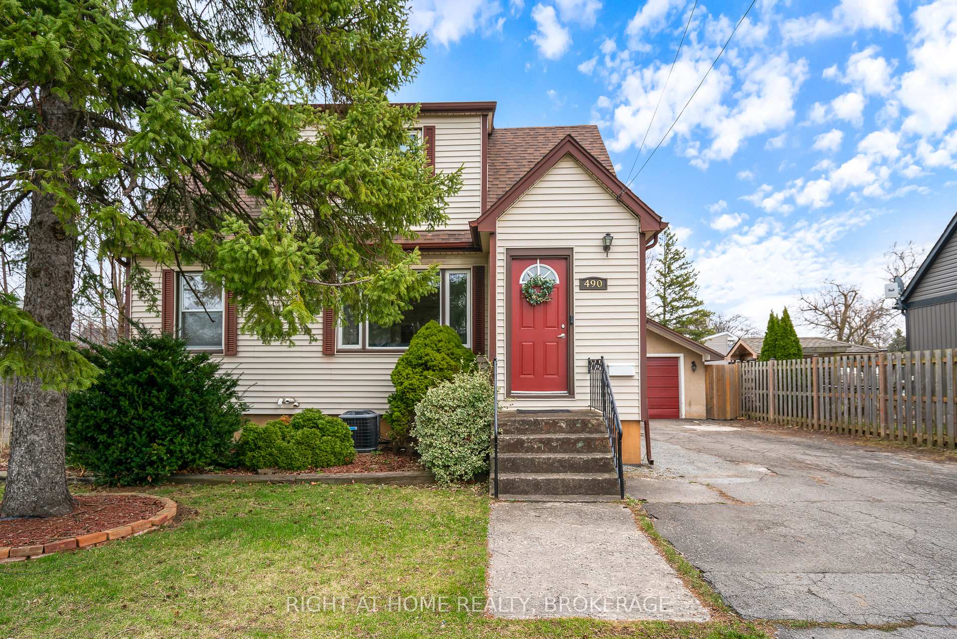 Photo 1 of 490 Geneva Street, St. Catharines, Vine/Linwell — HOMEH