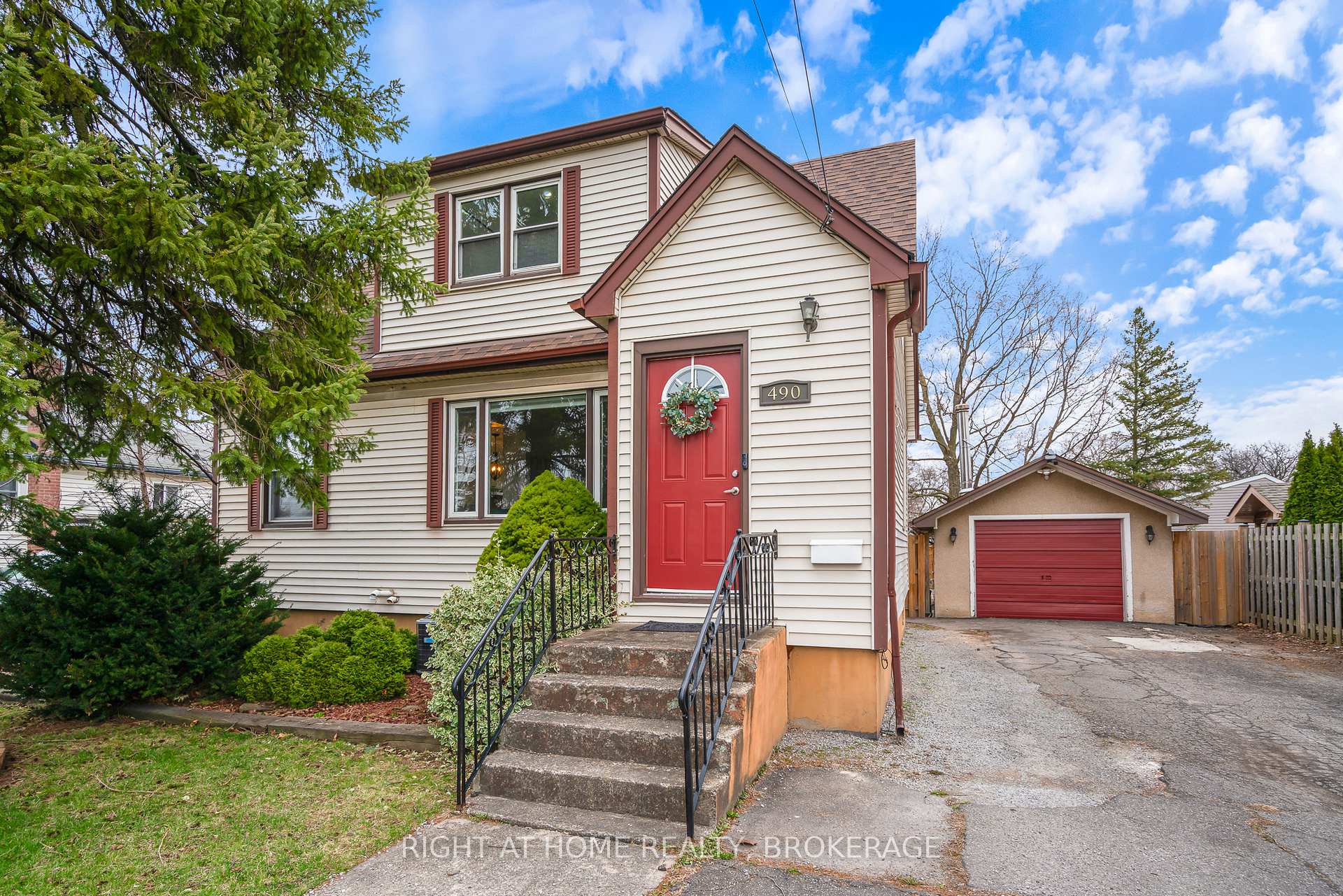 Photo 2 of 490 Geneva Street, St. Catharines, Vine/Linwell — HOMEH