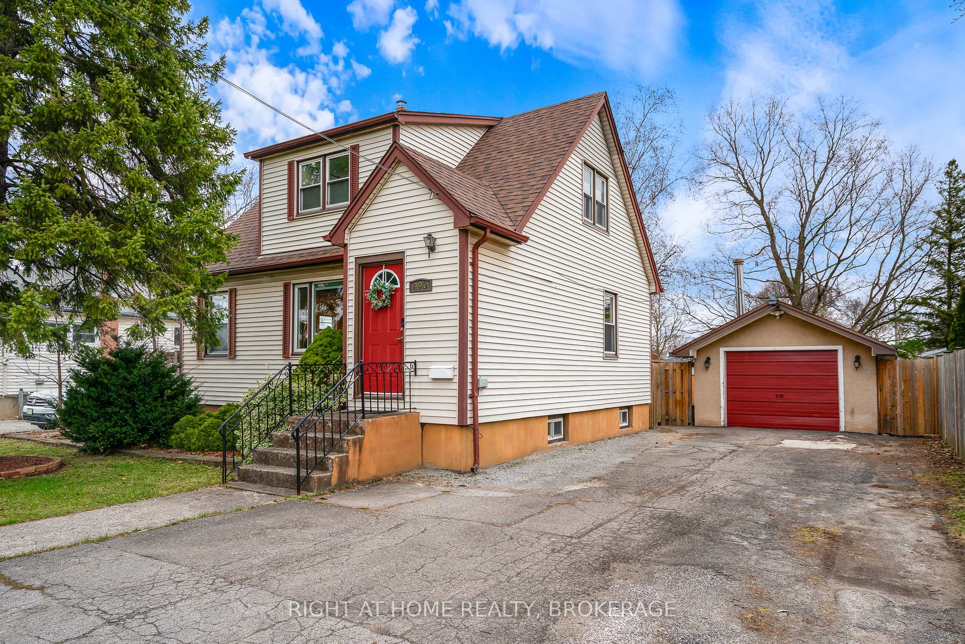 Photo 4 of 490 Geneva Street, St. Catharines, Vine/Linwell — HOMEH