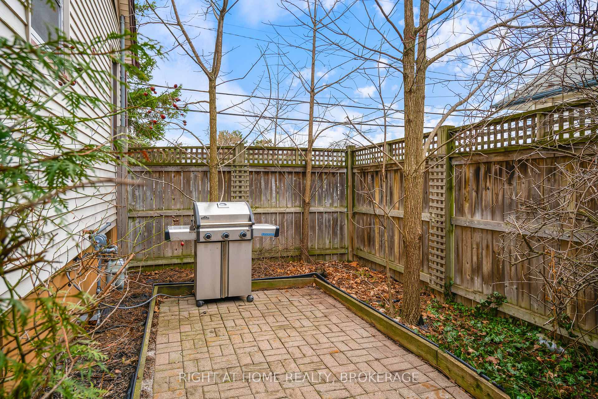 Photo 32 of 490 Geneva Street, St. Catharines, Vine/Linwell — HOMEH