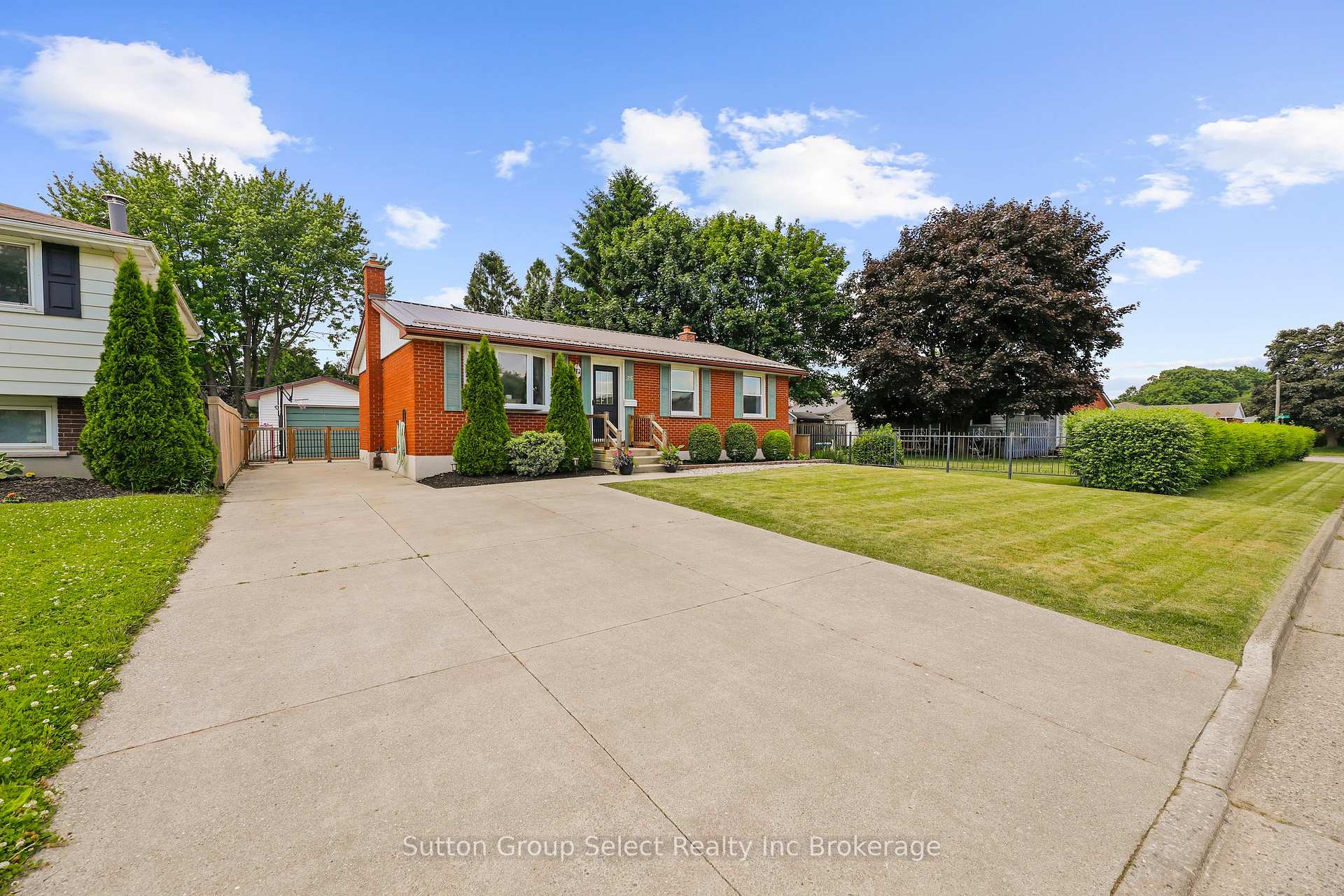 Photo 1 of 25 Laurier Road, St. Thomas — HOMEH