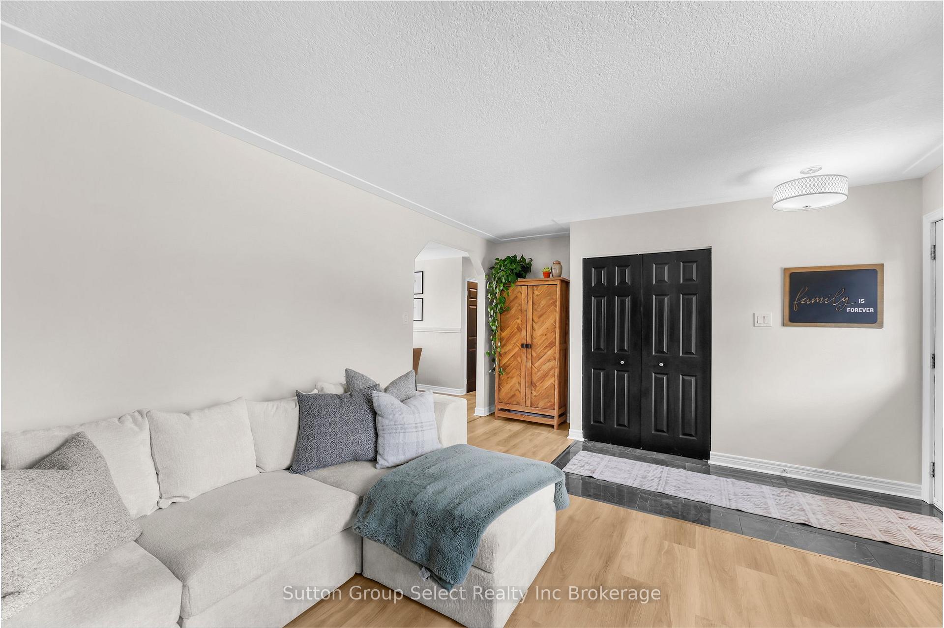 Photo 5 of 25 Laurier Road, St. Thomas — HOMEH