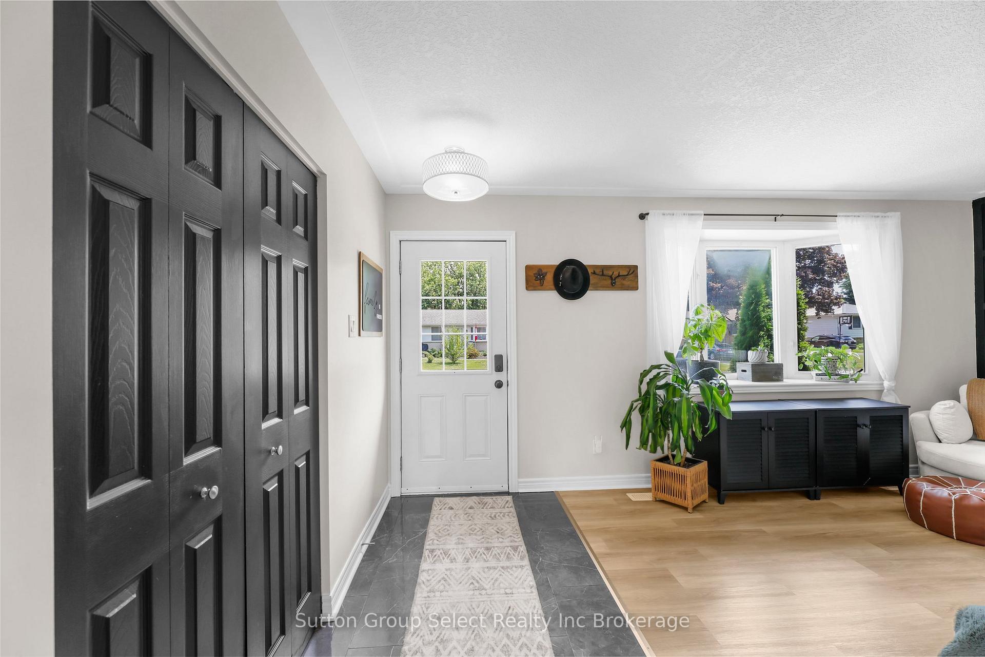 Photo 6 of 25 Laurier Road, St. Thomas — HOMEH