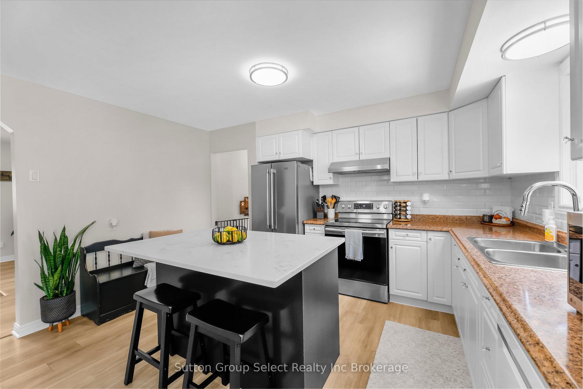 Photo 10 of 25 Laurier Road, St. Thomas — HOMEH
