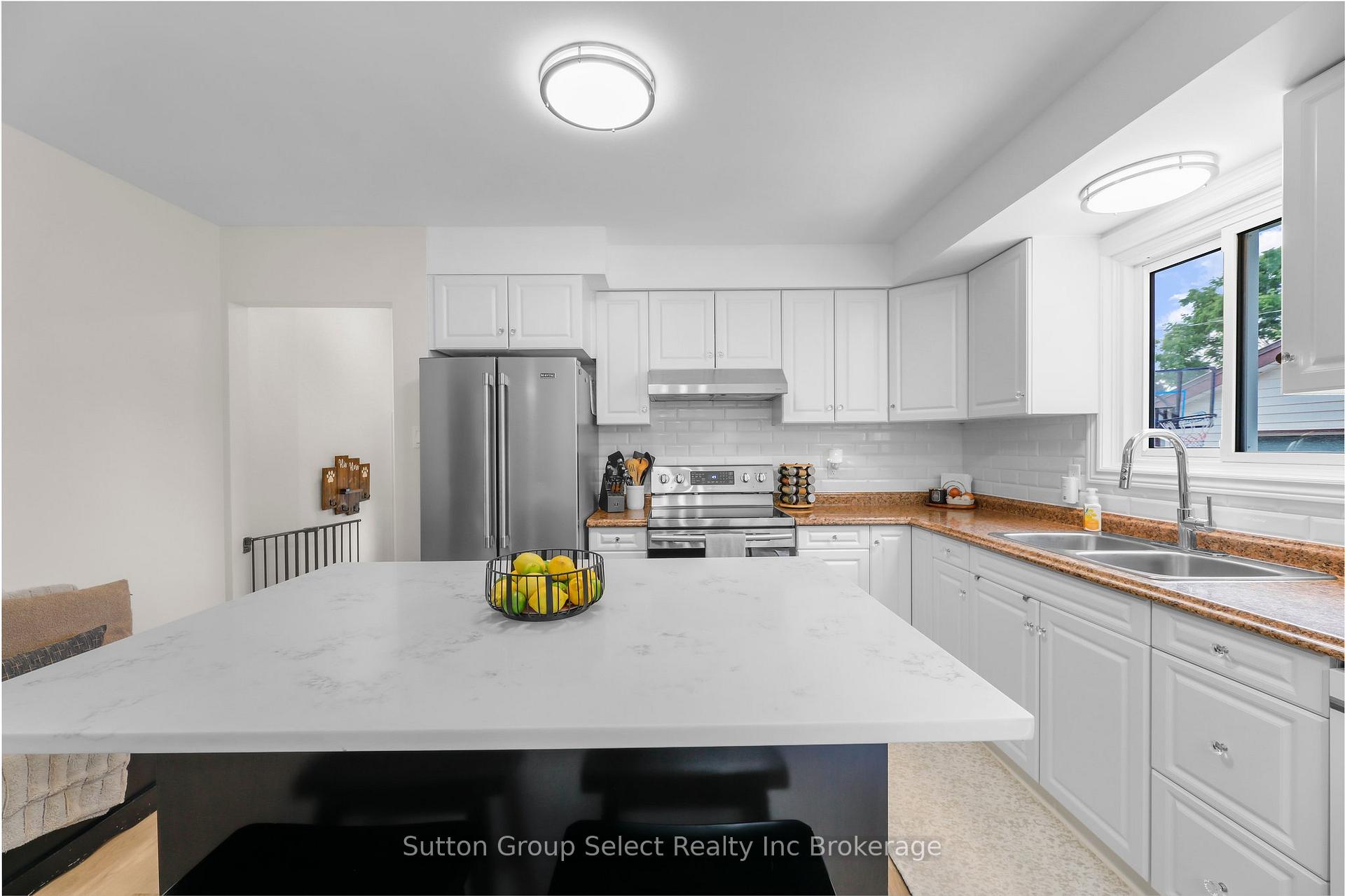 Photo 11 of 25 Laurier Road, St. Thomas — HOMEH