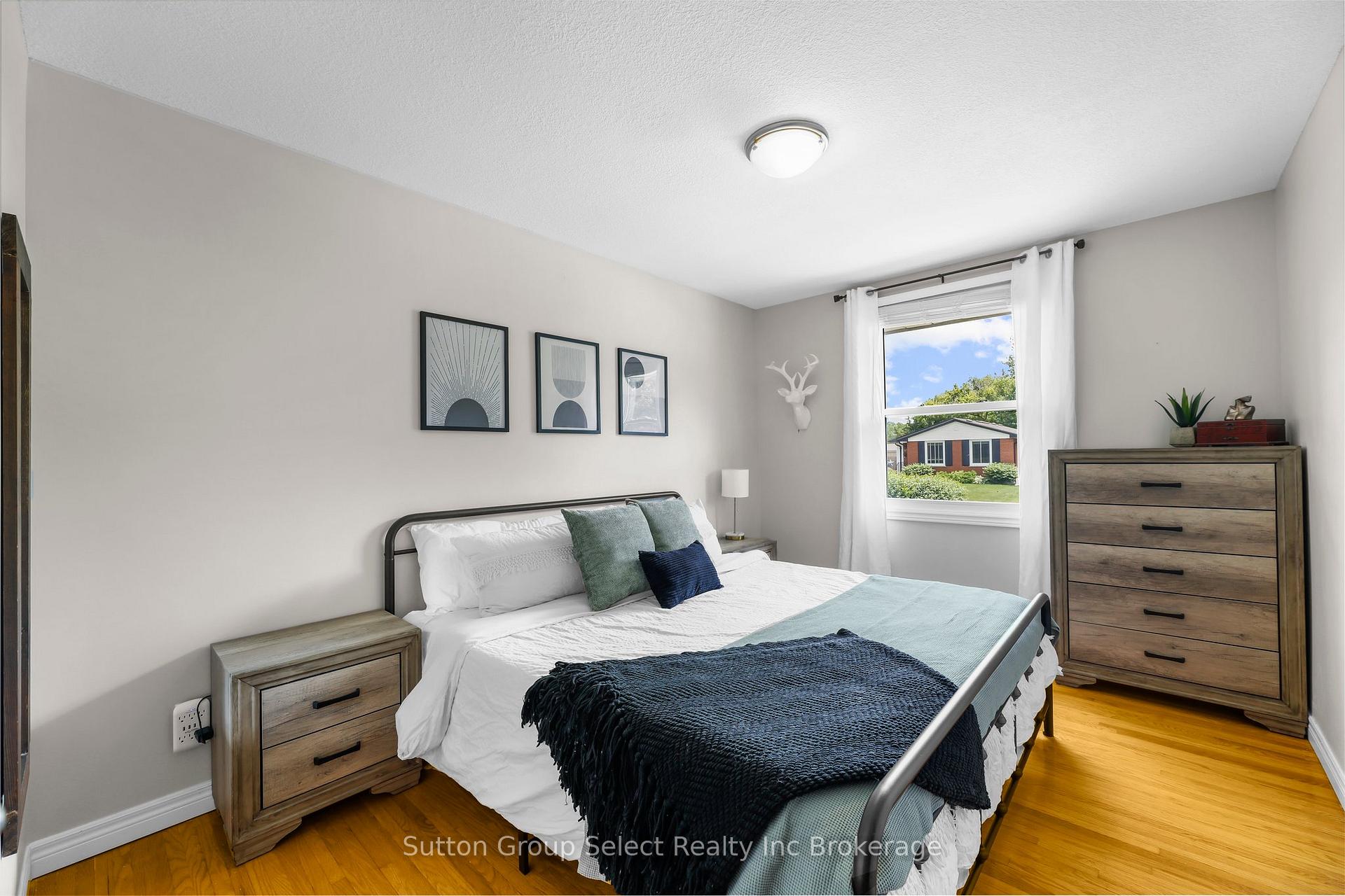 Photo 13 of 25 Laurier Road, St. Thomas — HOMEH