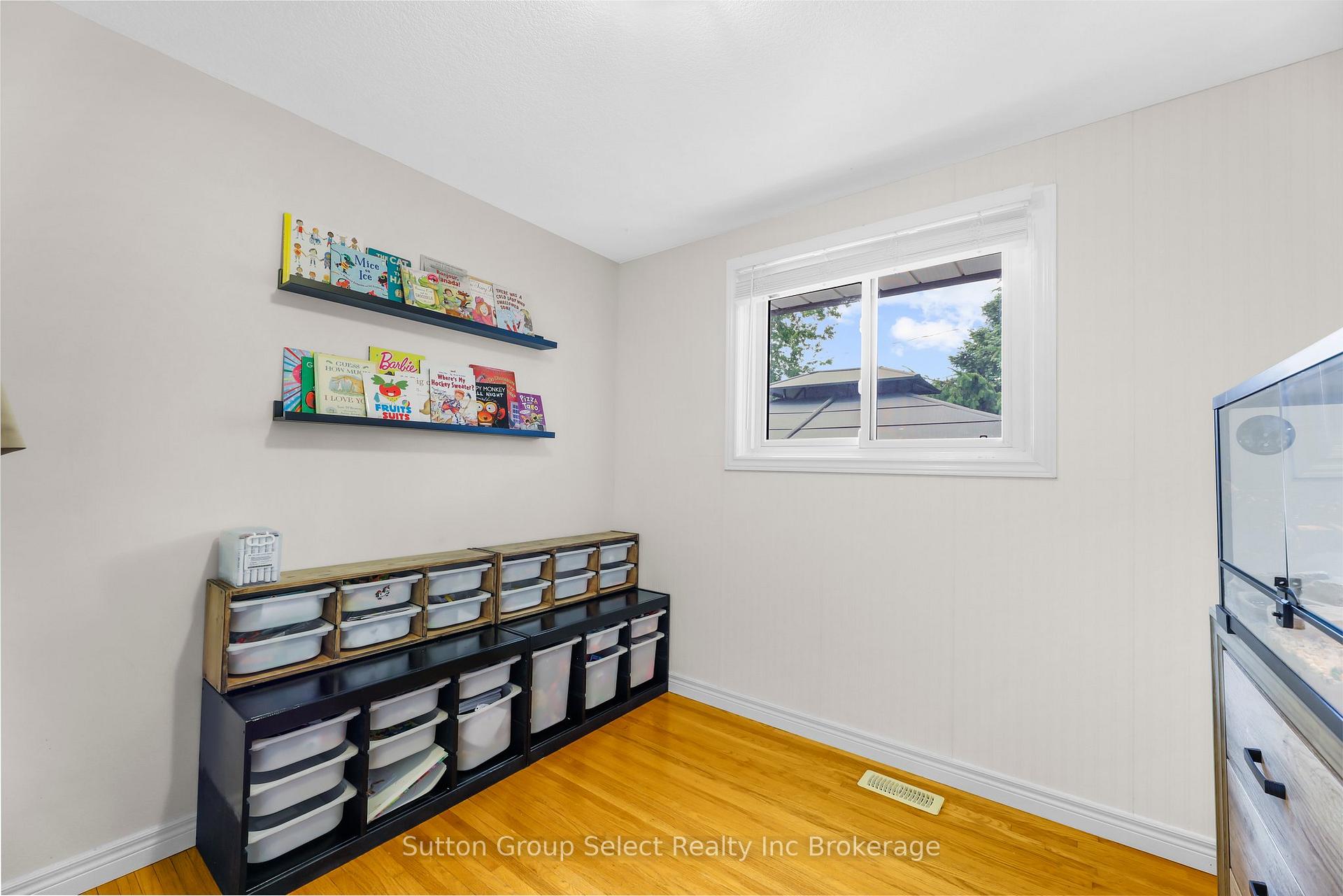 Photo 17 of 25 Laurier Road, St. Thomas — HOMEH