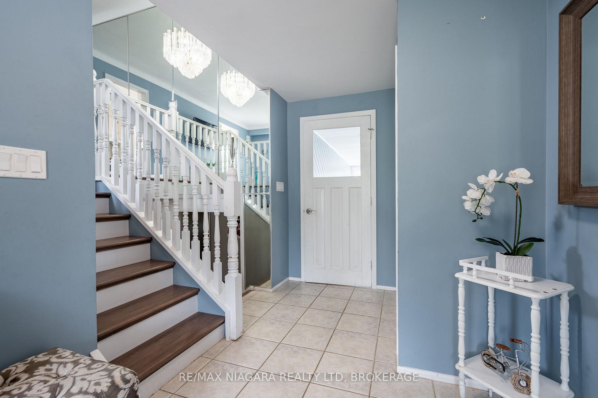 Photo 6 of 7 Royal Oak Drive, St. Catharines, Martindale Pond — HOMEH