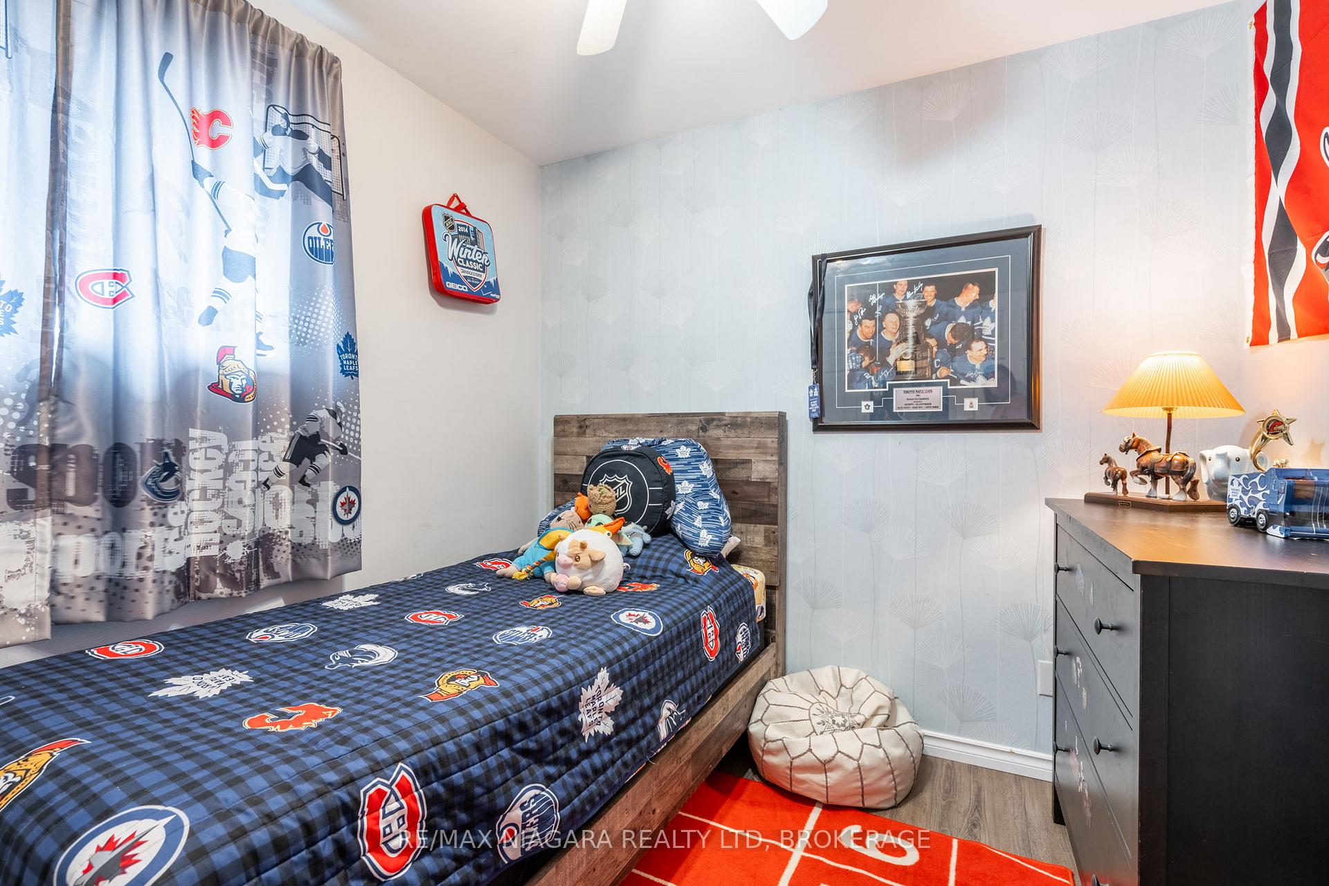 Photo 17 of 7 Royal Oak Drive, St. Catharines, Martindale Pond — HOMEH
