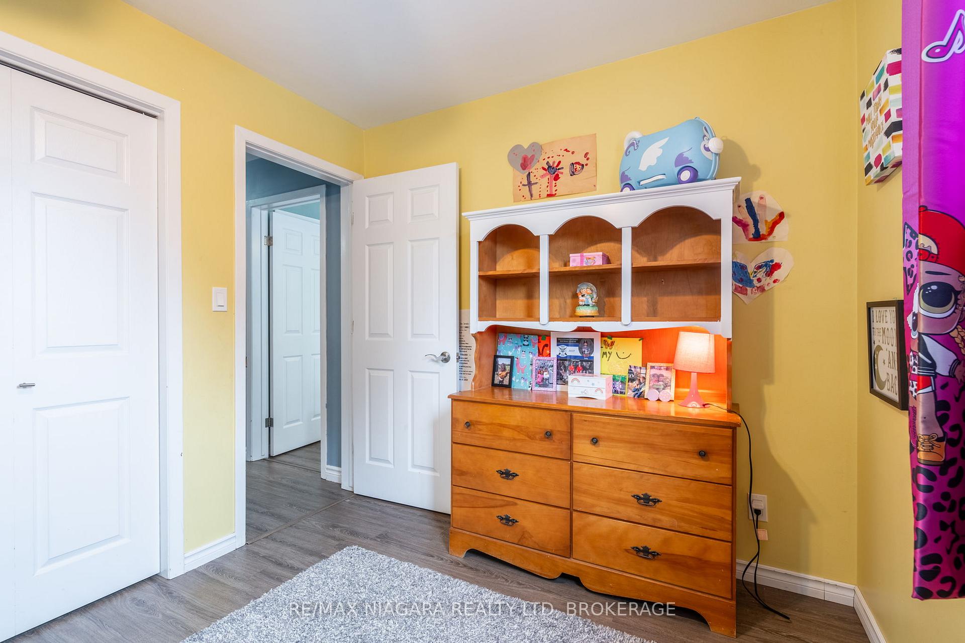 Photo 19 of 7 Royal Oak Drive, St. Catharines, Martindale Pond — HOMEH