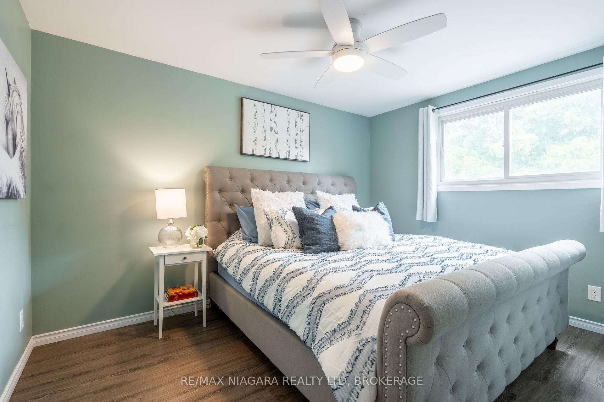 Photo 20 of 7 Royal Oak Drive, St. Catharines, Martindale Pond — HOMEH