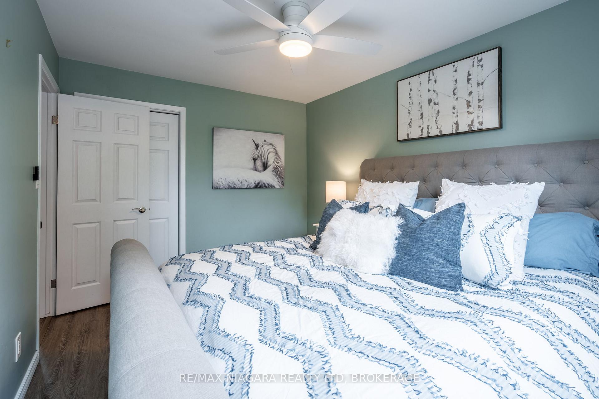 Photo 21 of 7 Royal Oak Drive, St. Catharines, Martindale Pond — HOMEH