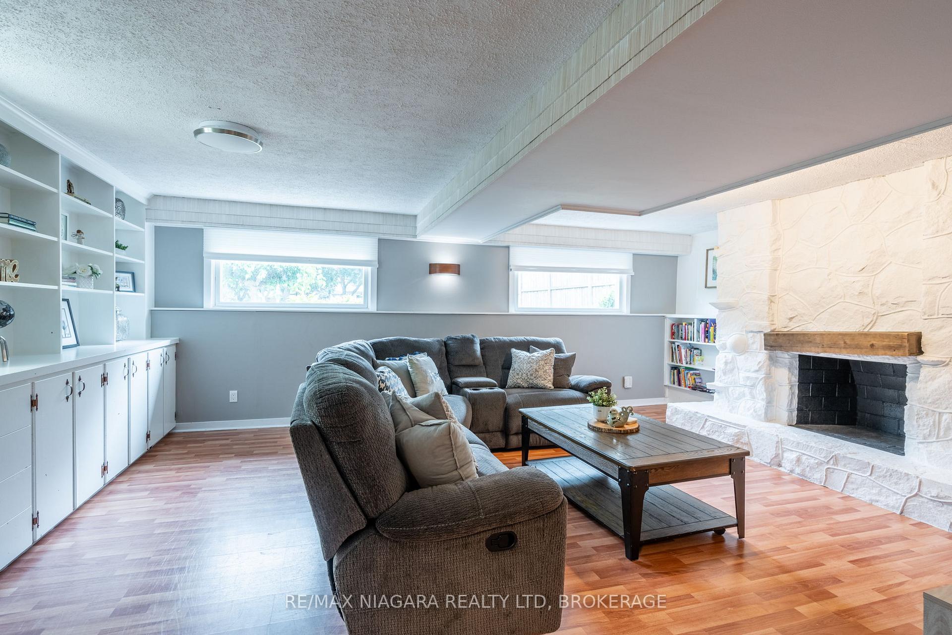 Photo 23 of 7 Royal Oak Drive, St. Catharines, Martindale Pond — HOMEH