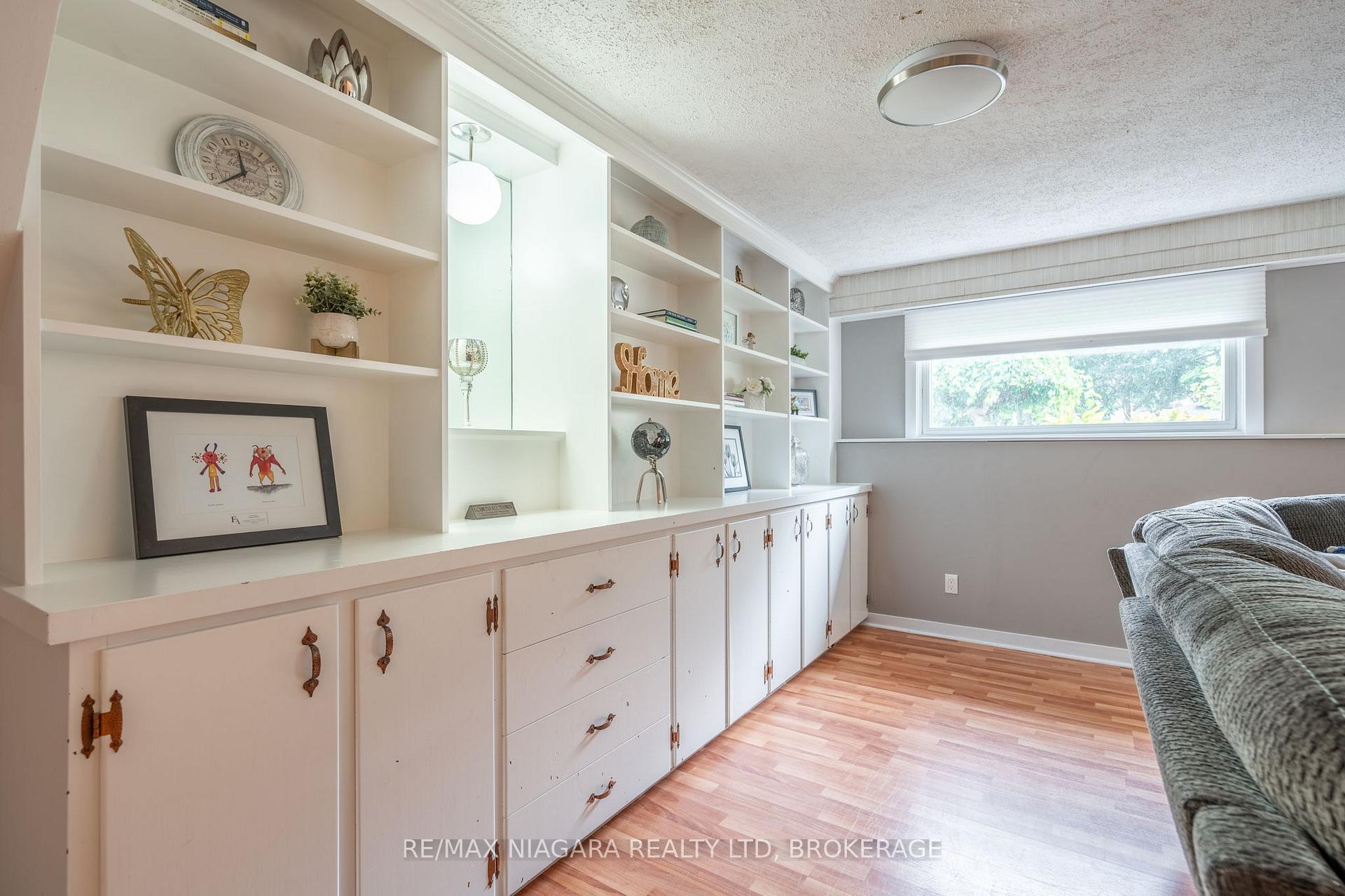 Photo 26 of 7 Royal Oak Drive, St. Catharines, Martindale Pond — HOMEH