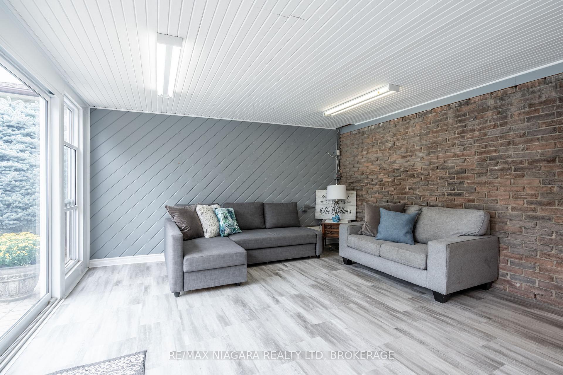 Photo 29 of 7 Royal Oak Drive, St. Catharines, Martindale Pond — HOMEH