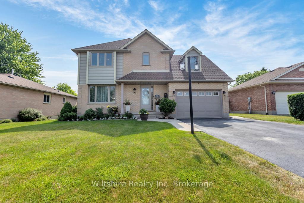 Photo 2 of 38 Cavanaugh Crescent, St. Thomas — HOMEH