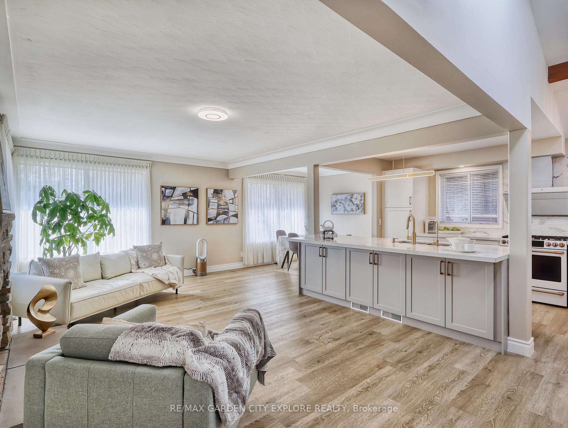 Photo 7 of 12 Frontenac Drive, St. Catharines, Vine/Linwell — HOMEH