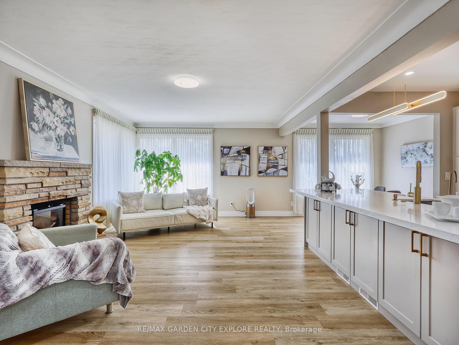 Photo 8 of 12 Frontenac Drive, St. Catharines, Vine/Linwell — HOMEH