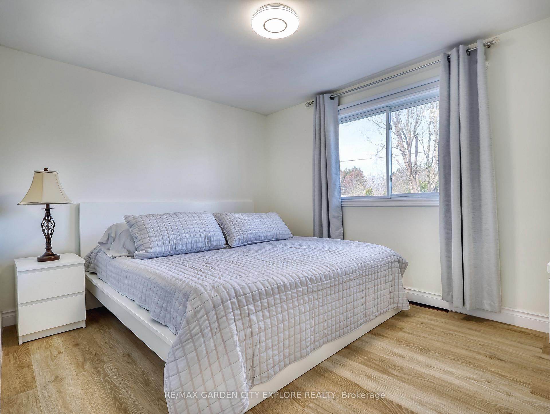 Photo 22 of 12 Frontenac Drive, St. Catharines, Vine/Linwell — HOMEH