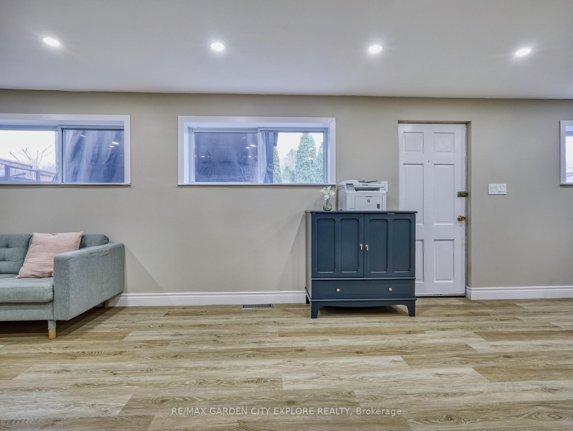 Photo 28 of 12 Frontenac Drive, St. Catharines, Vine/Linwell — HOMEH