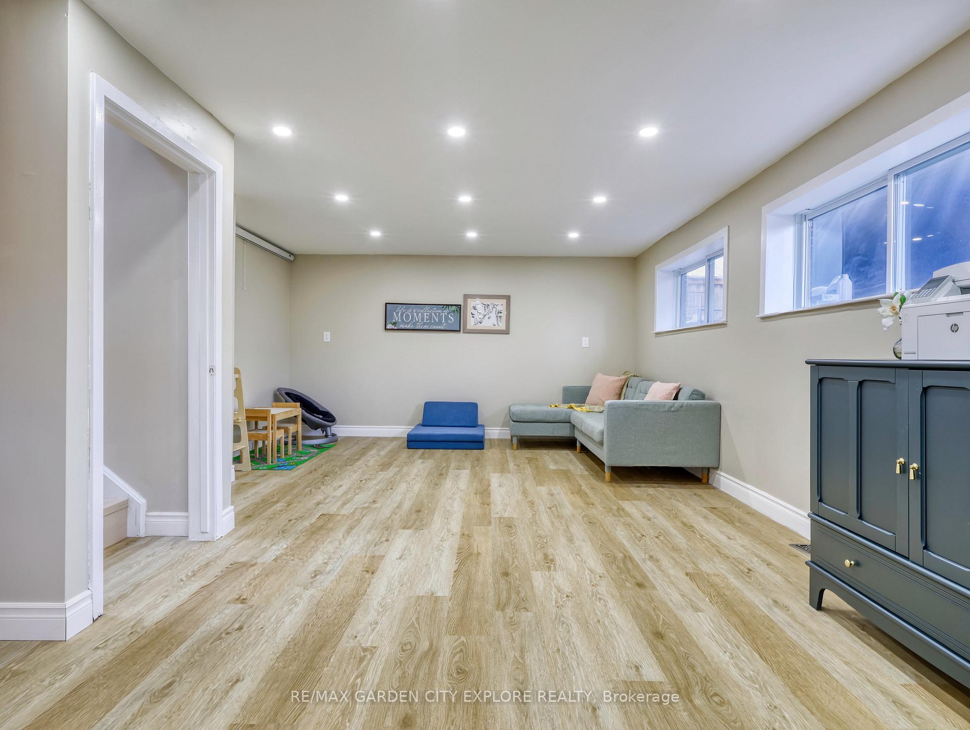 Photo 29 of 12 Frontenac Drive, St. Catharines, Vine/Linwell — HOMEH