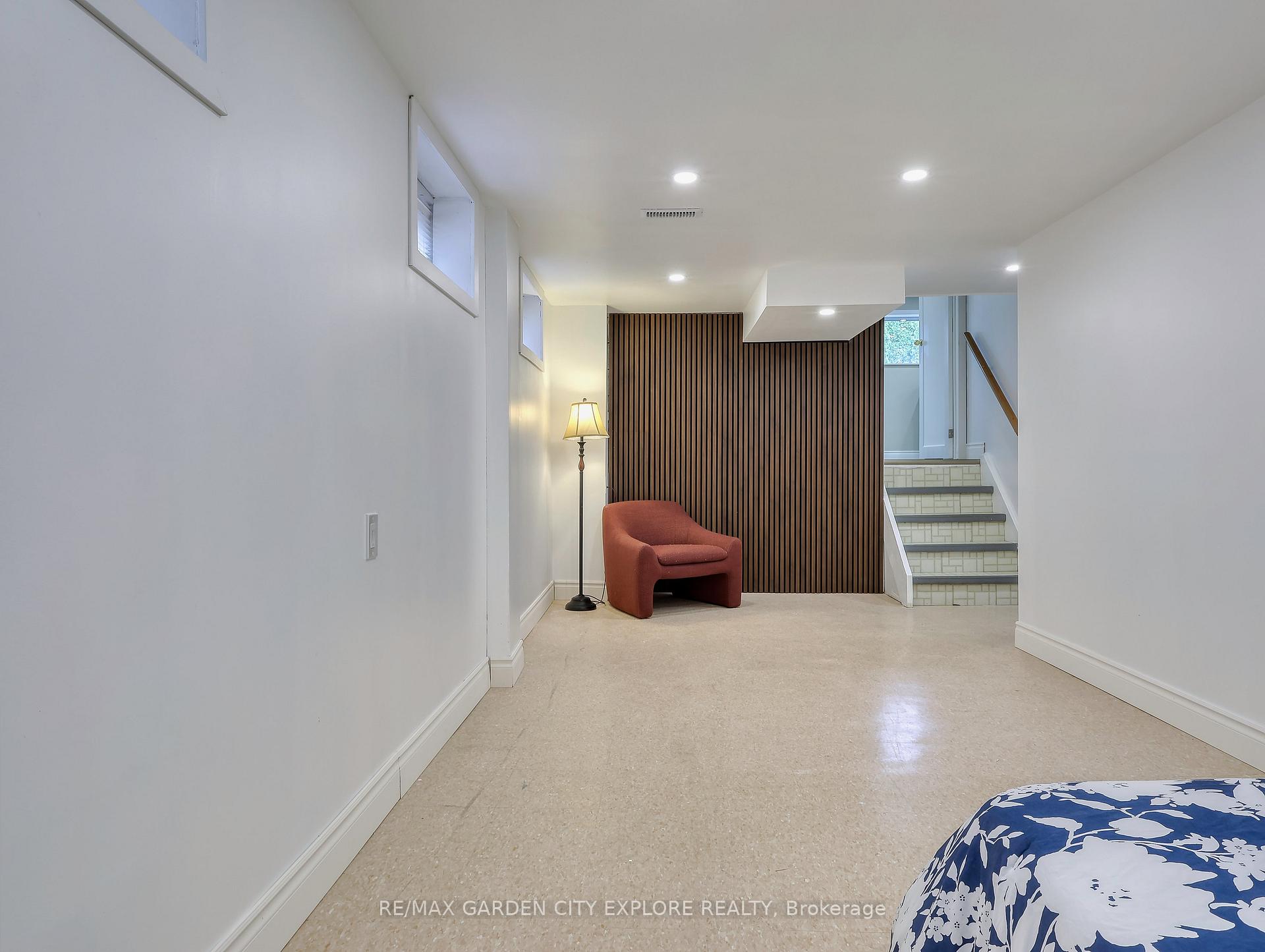 Photo 37 of 12 Frontenac Drive, St. Catharines, Vine/Linwell — HOMEH