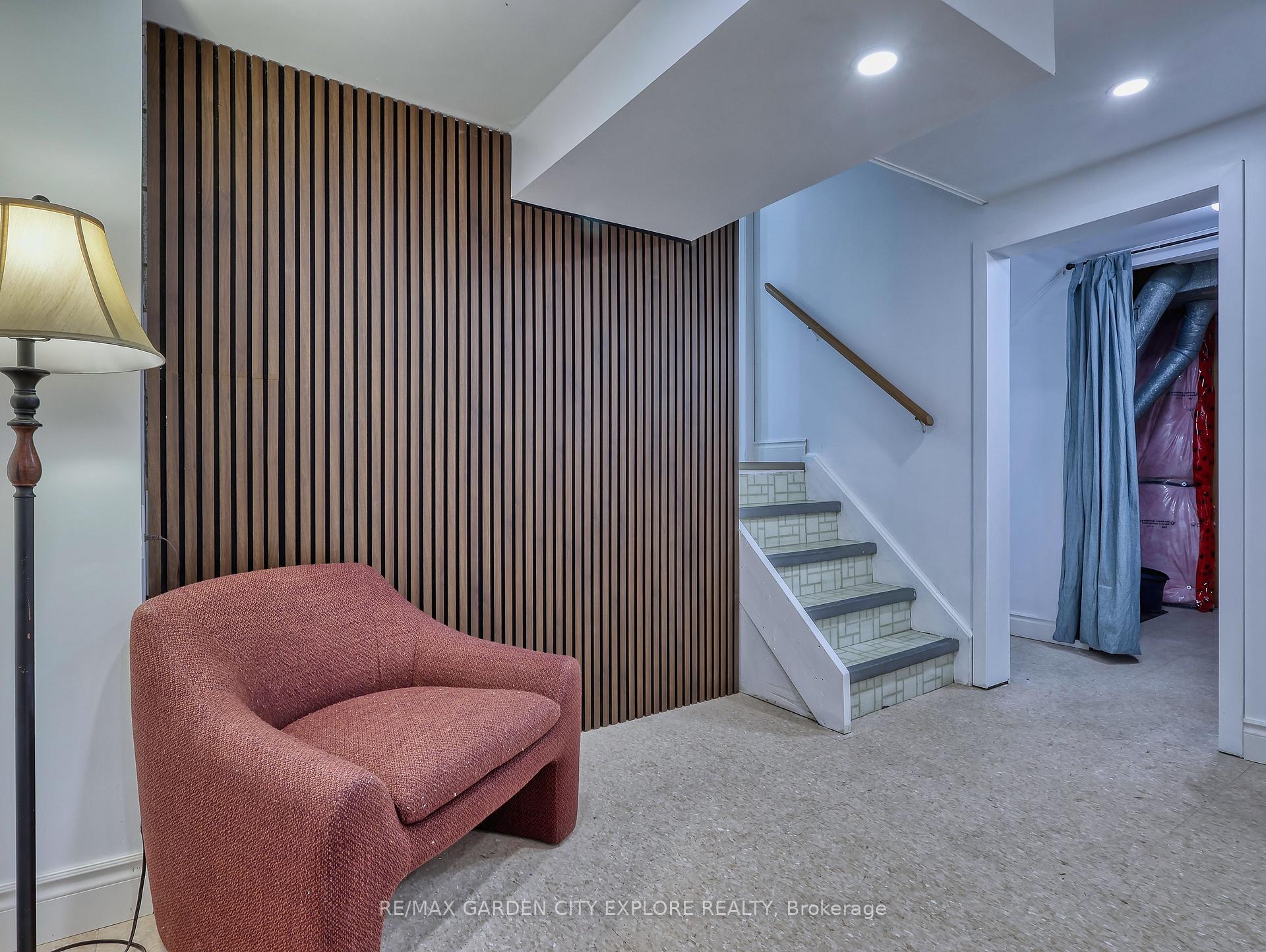 Photo 38 of 12 Frontenac Drive, St. Catharines, Vine/Linwell — HOMEH