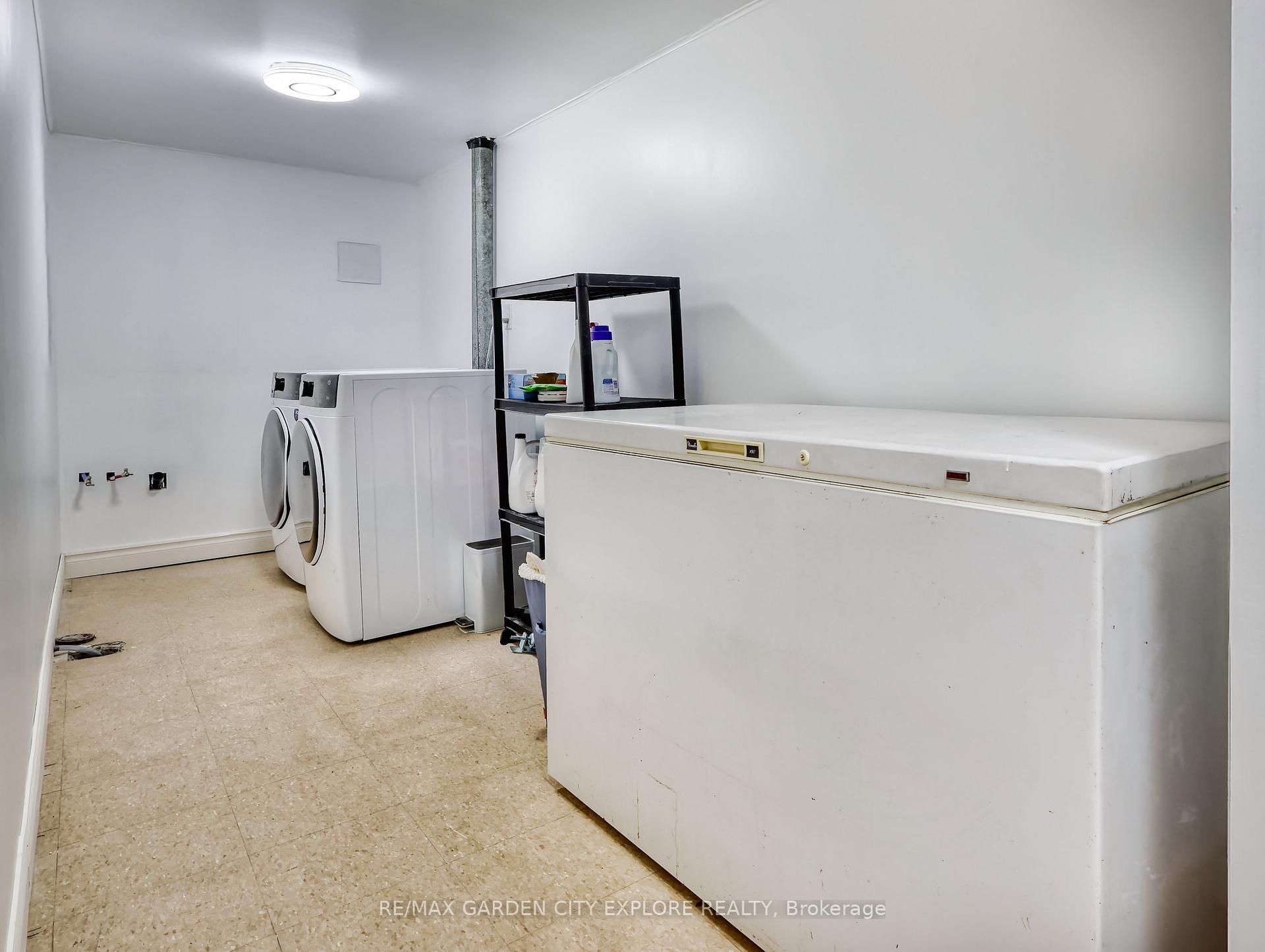 Photo 39 of 12 Frontenac Drive, St. Catharines, Vine/Linwell — HOMEH