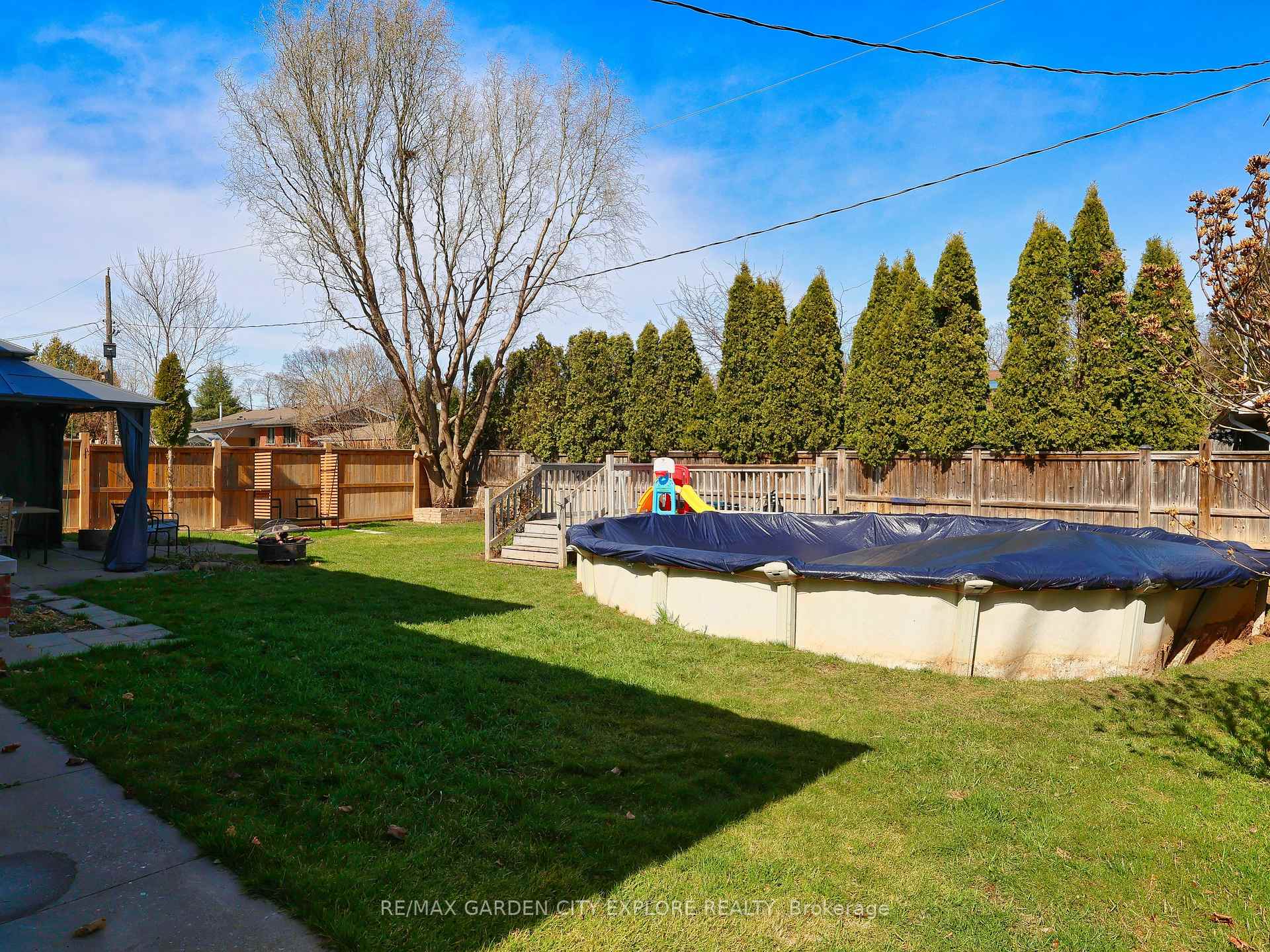 Photo 42 of 12 Frontenac Drive, St. Catharines, Vine/Linwell — HOMEH