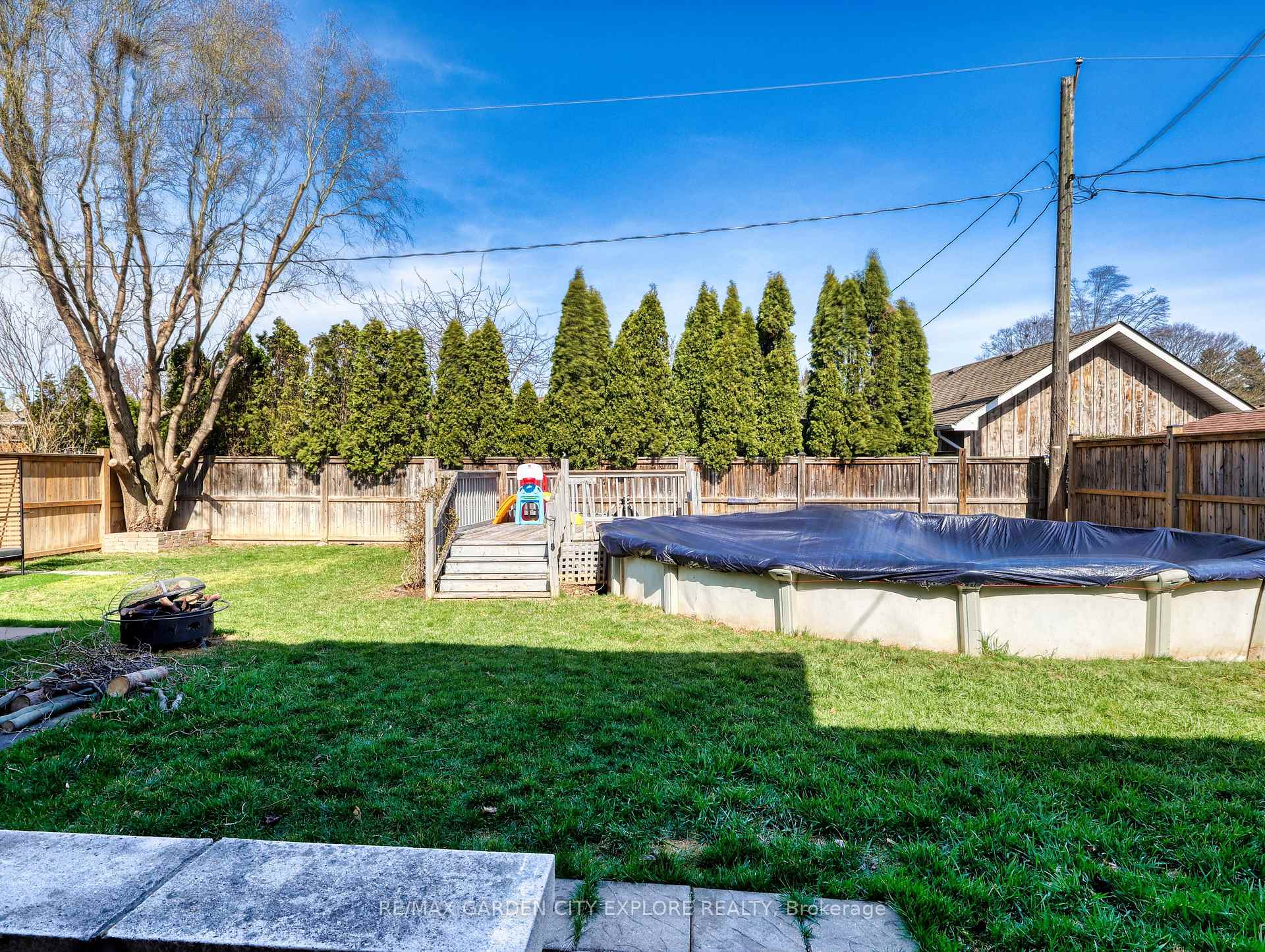 Photo 46 of 12 Frontenac Drive, St. Catharines, Vine/Linwell — HOMEH