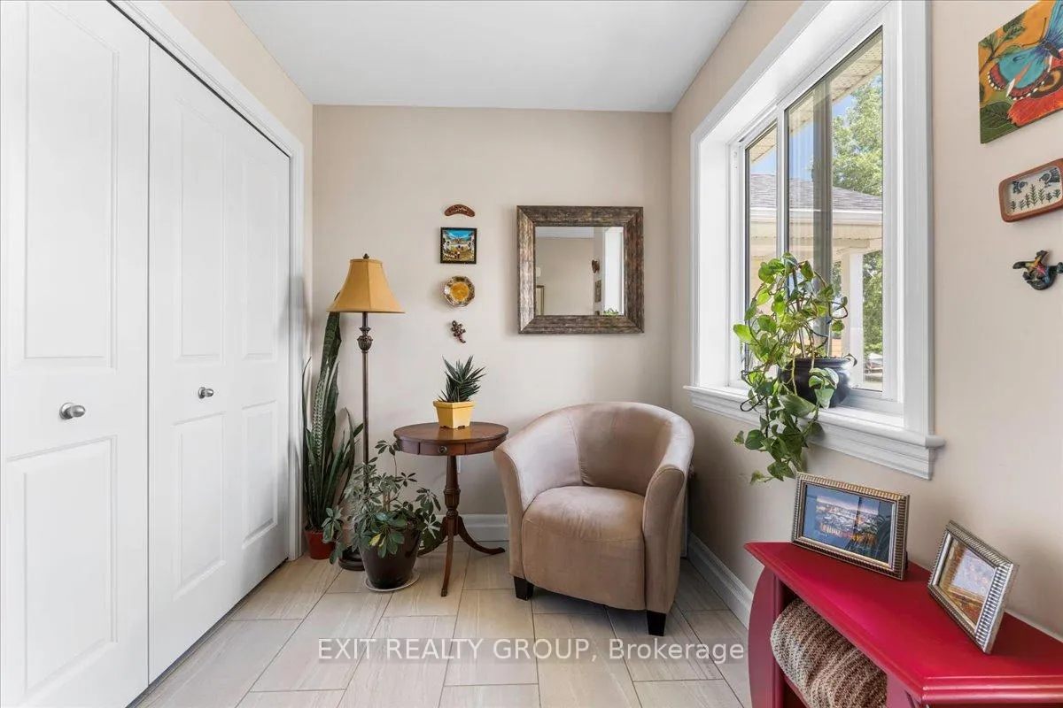 Photo 5 of 20 Gladstone Street, Prince Edward County, Sophiasburg Ward — HOMEH