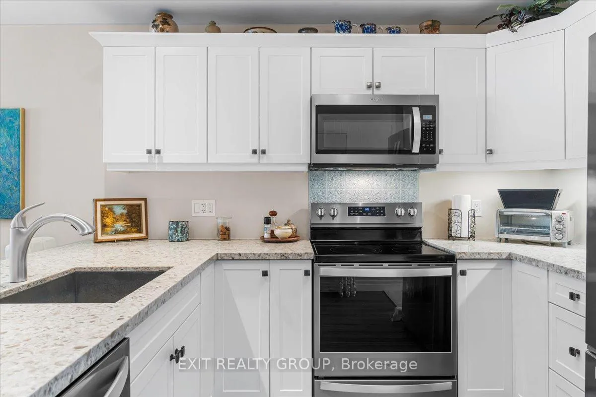 Photo 9 of 20 Gladstone Street, Prince Edward County, Sophiasburg Ward — HOMEH