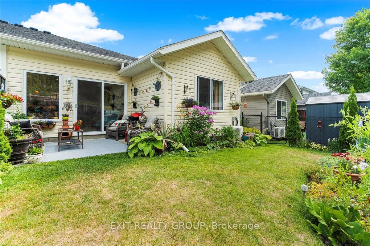 Photo 28 of 20 Gladstone Street, Prince Edward County, Sophiasburg Ward — HOMEH