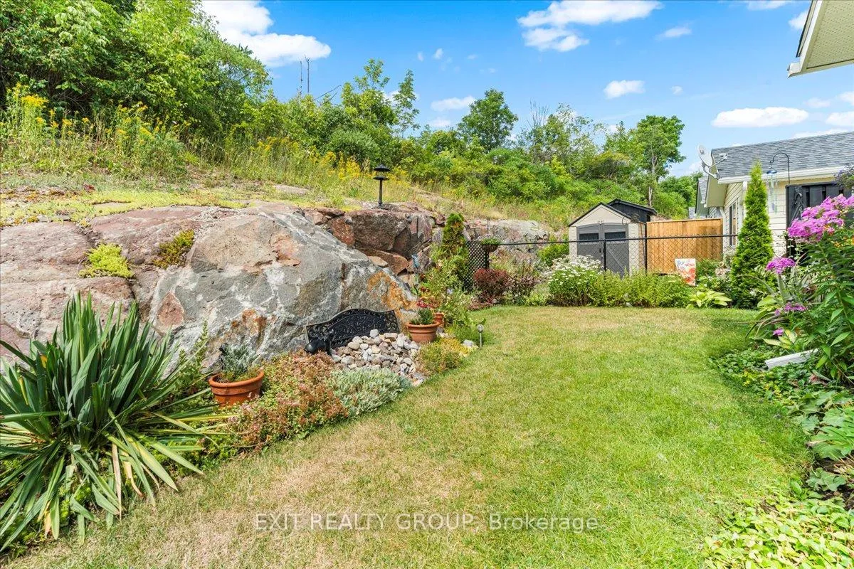 Photo 29 of 20 Gladstone Street, Prince Edward County, Sophiasburg Ward — HOMEH