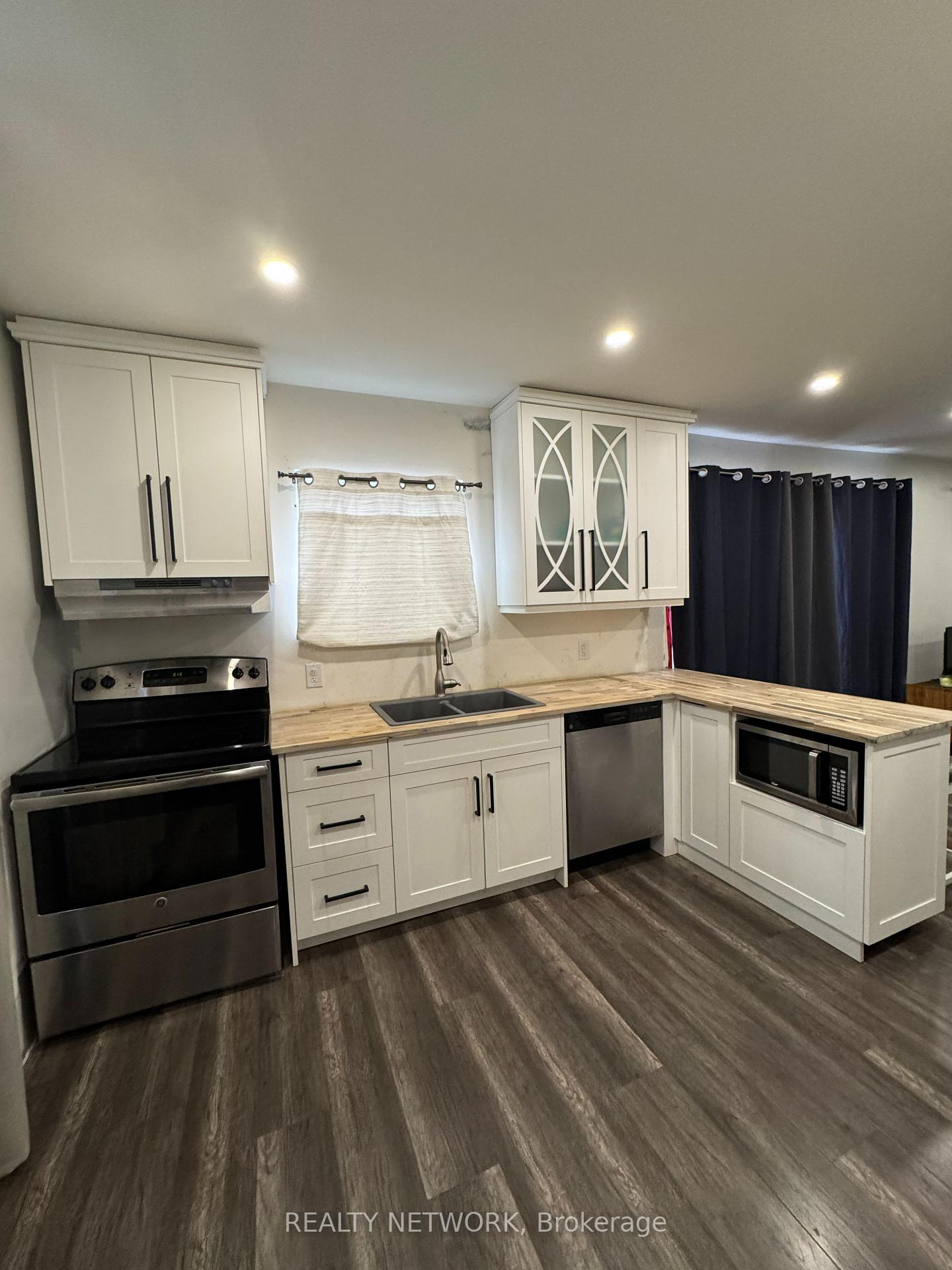 Photo 5 of 2A Water Street, St. Catharines, Downtown — HOMEH