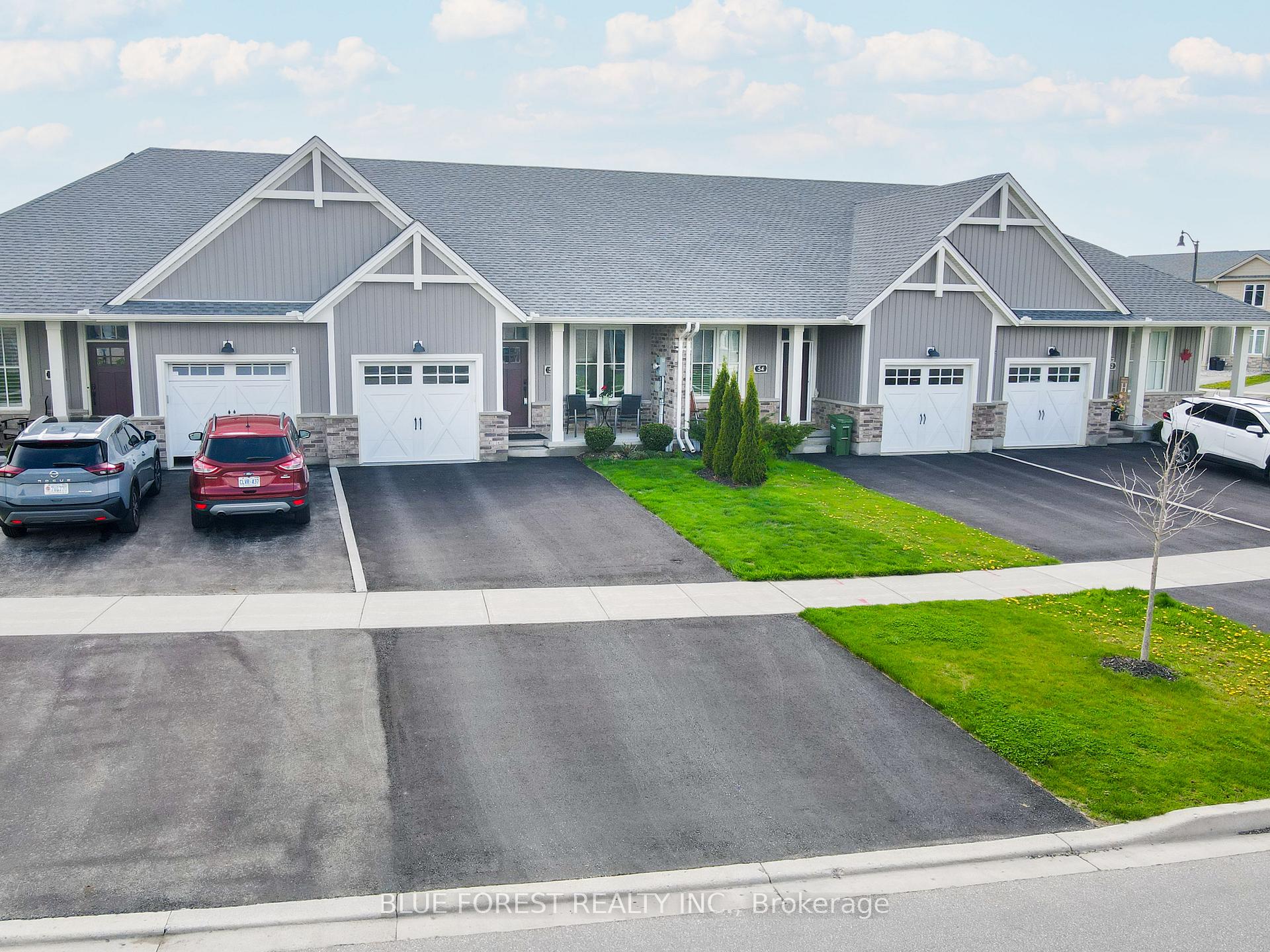 Photo 2 of 56 Renaissance Drive, St. Thomas — HOMEH