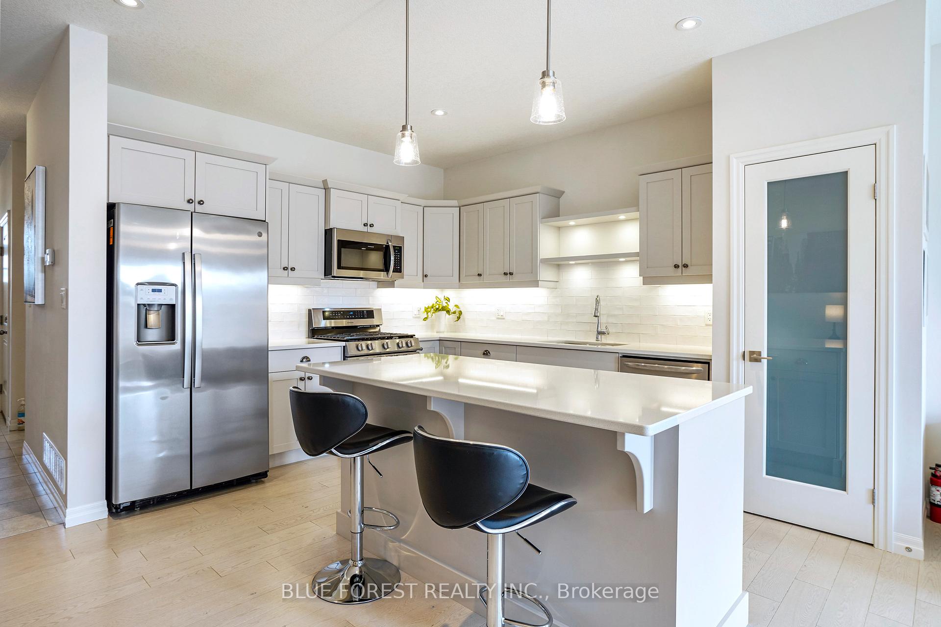 Photo 8 of 56 Renaissance Drive, St. Thomas — HOMEH