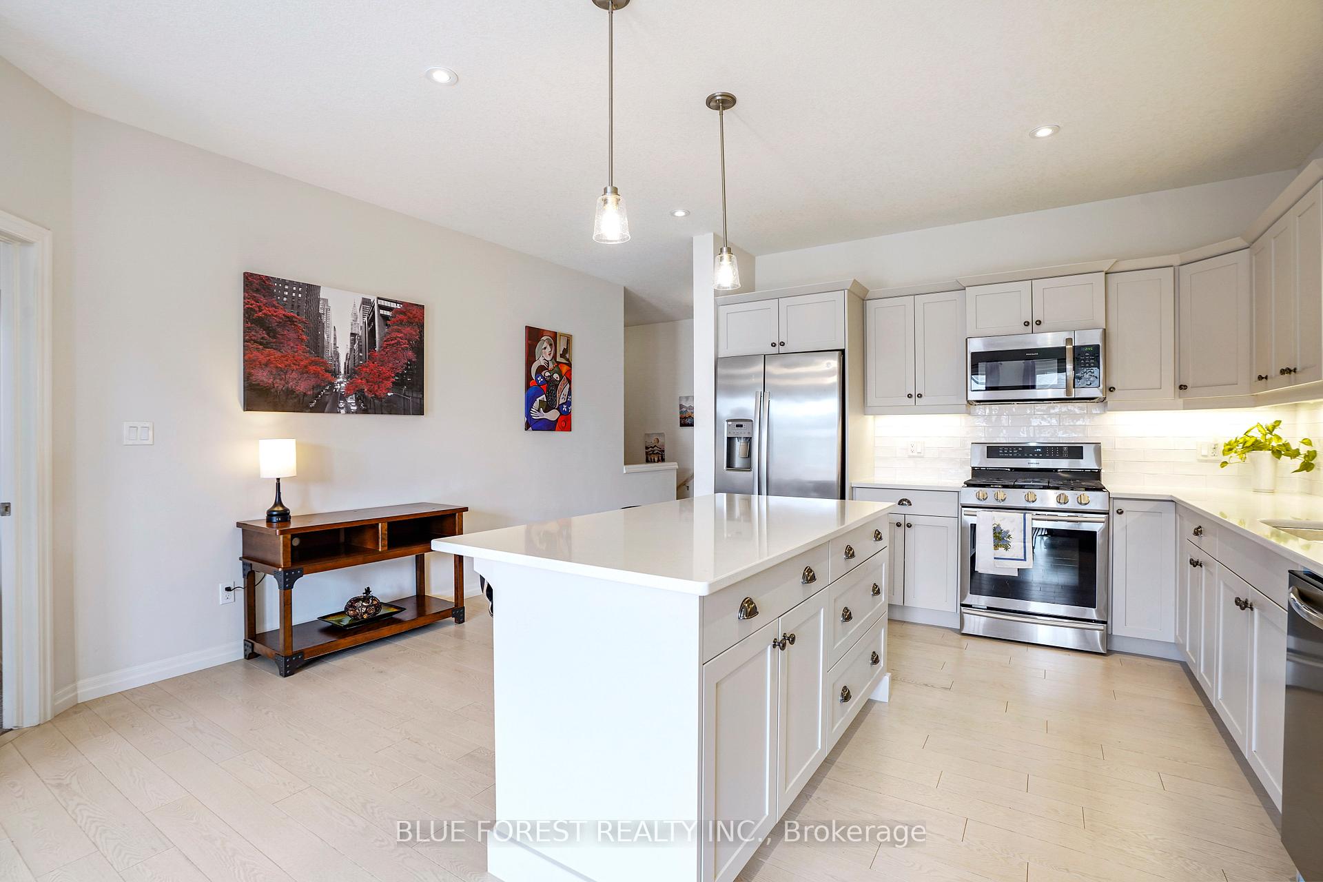 Photo 9 of 56 Renaissance Drive, St. Thomas — HOMEH