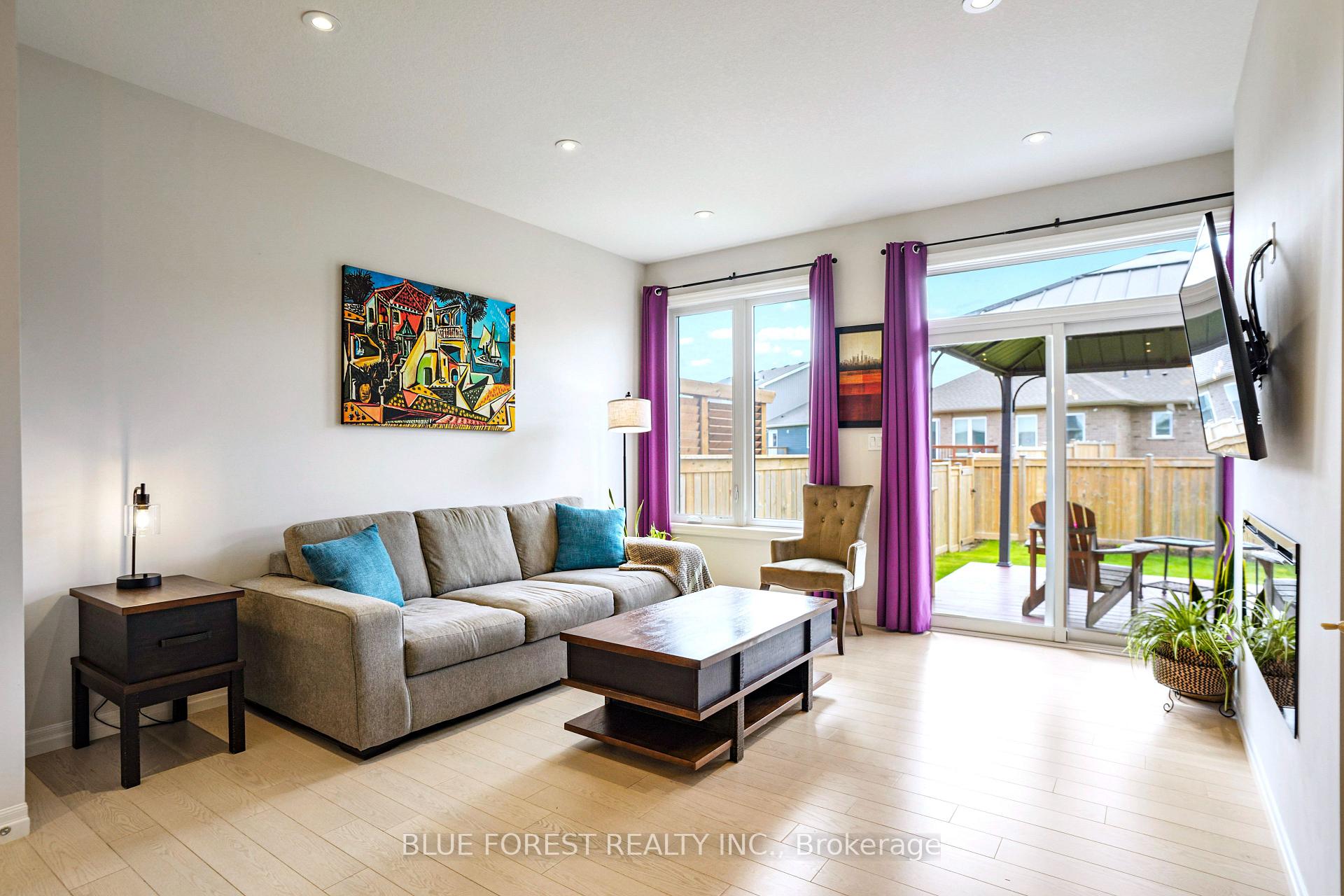 Photo 14 of 56 Renaissance Drive, St. Thomas — HOMEH
