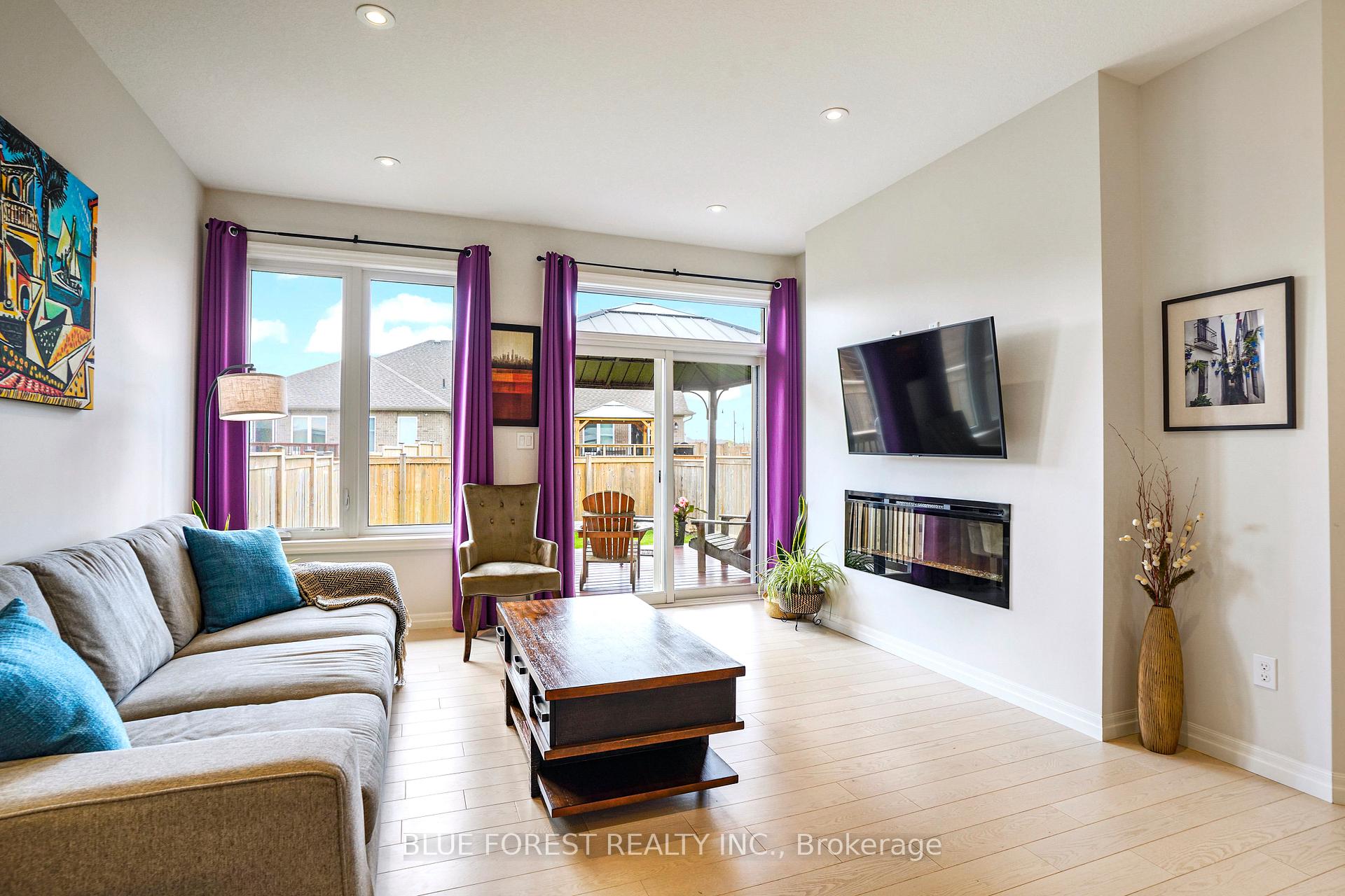 Photo 15 of 56 Renaissance Drive, St. Thomas — HOMEH